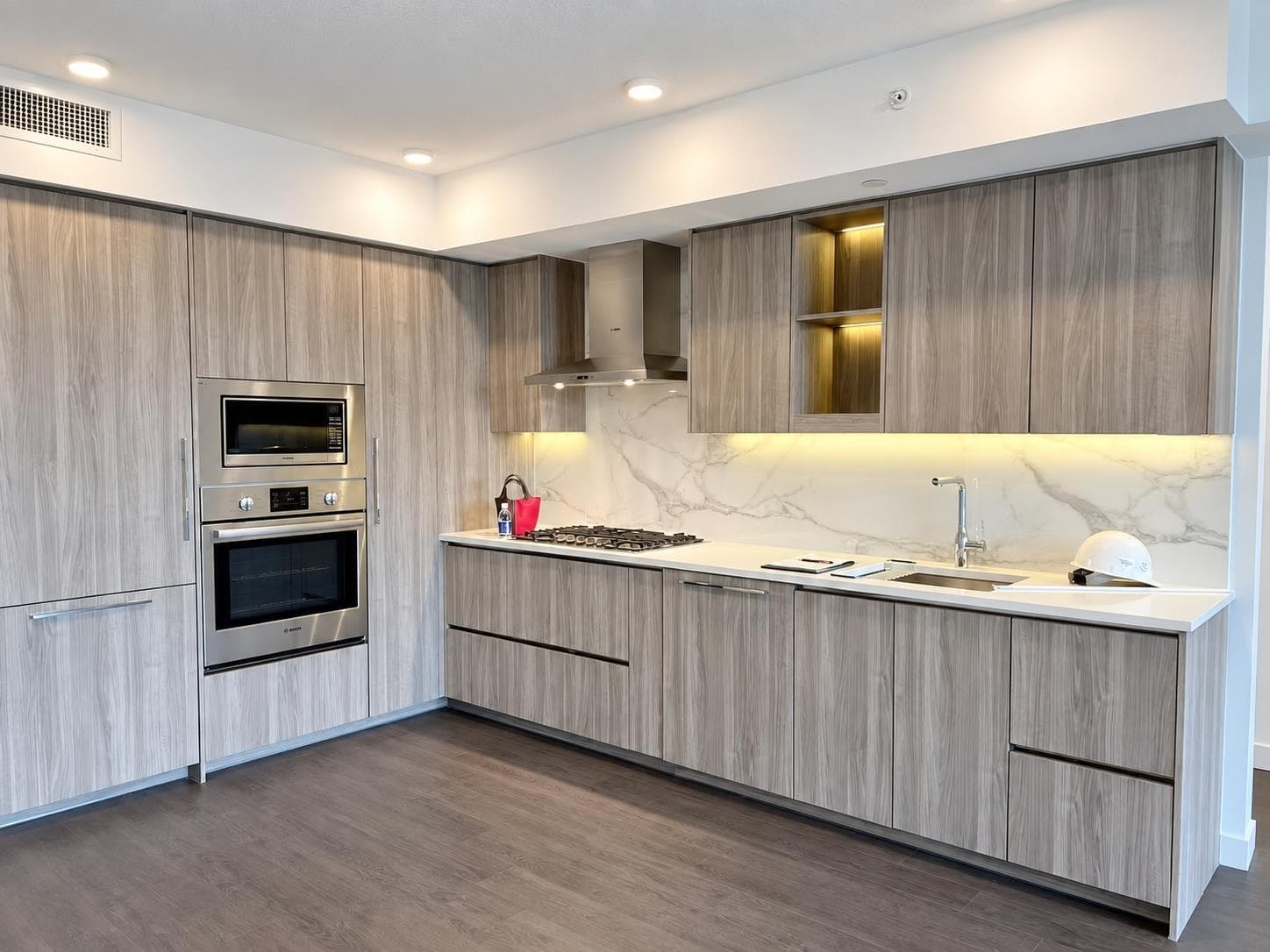 14xx - 13768 100 Avenue, Surrey, V3T 0V2 — photo 2
