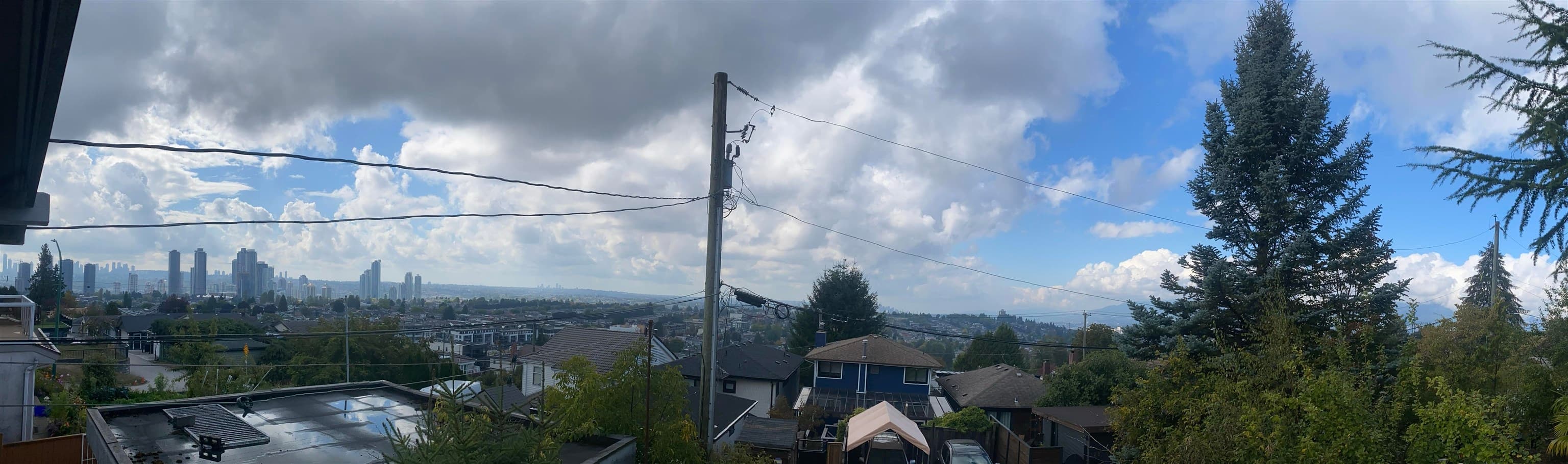 4990 Empire Drive, Burnaby, V5B 1M6 — photo 2