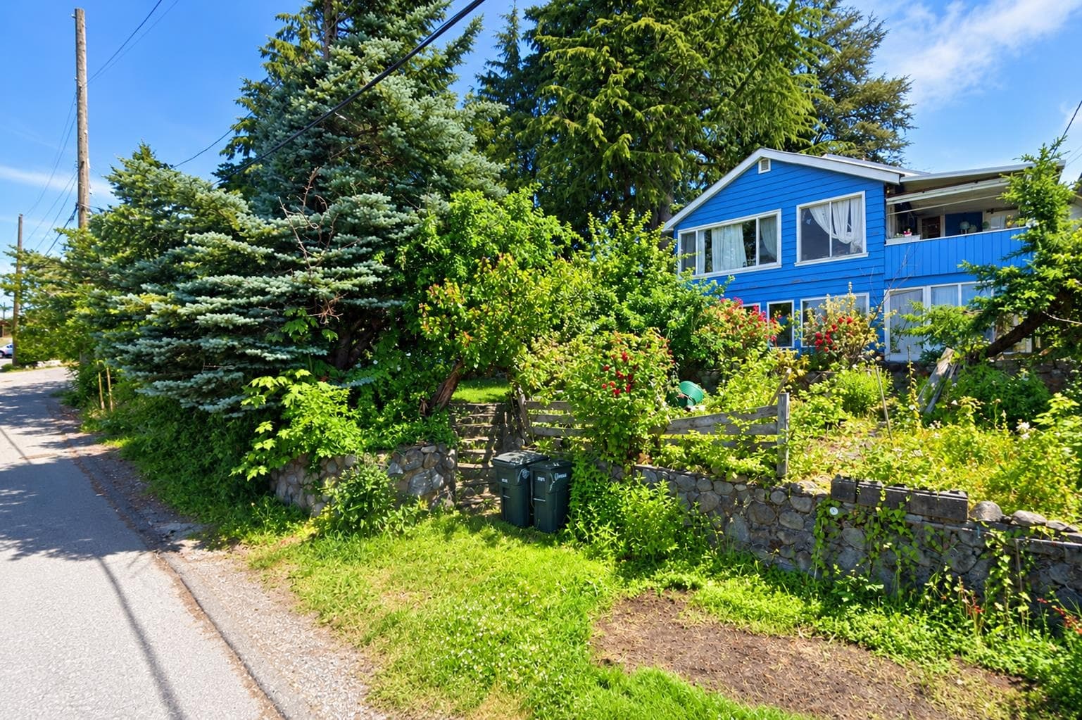 4990 Empire Drive, Burnaby, V5B 1M6 — photo 1