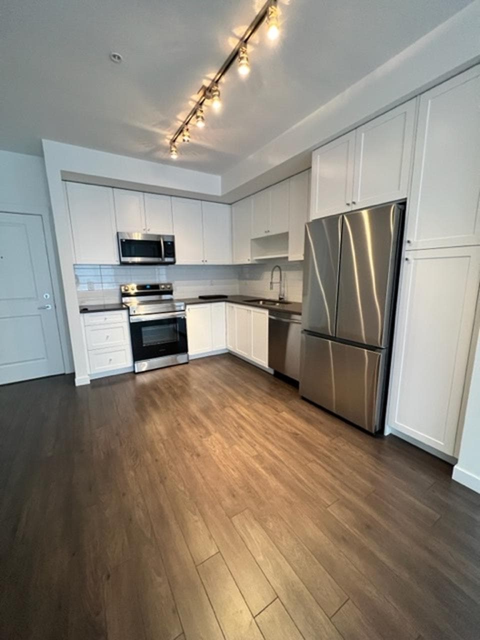 202 - 15815 85 Avenue, Surrey