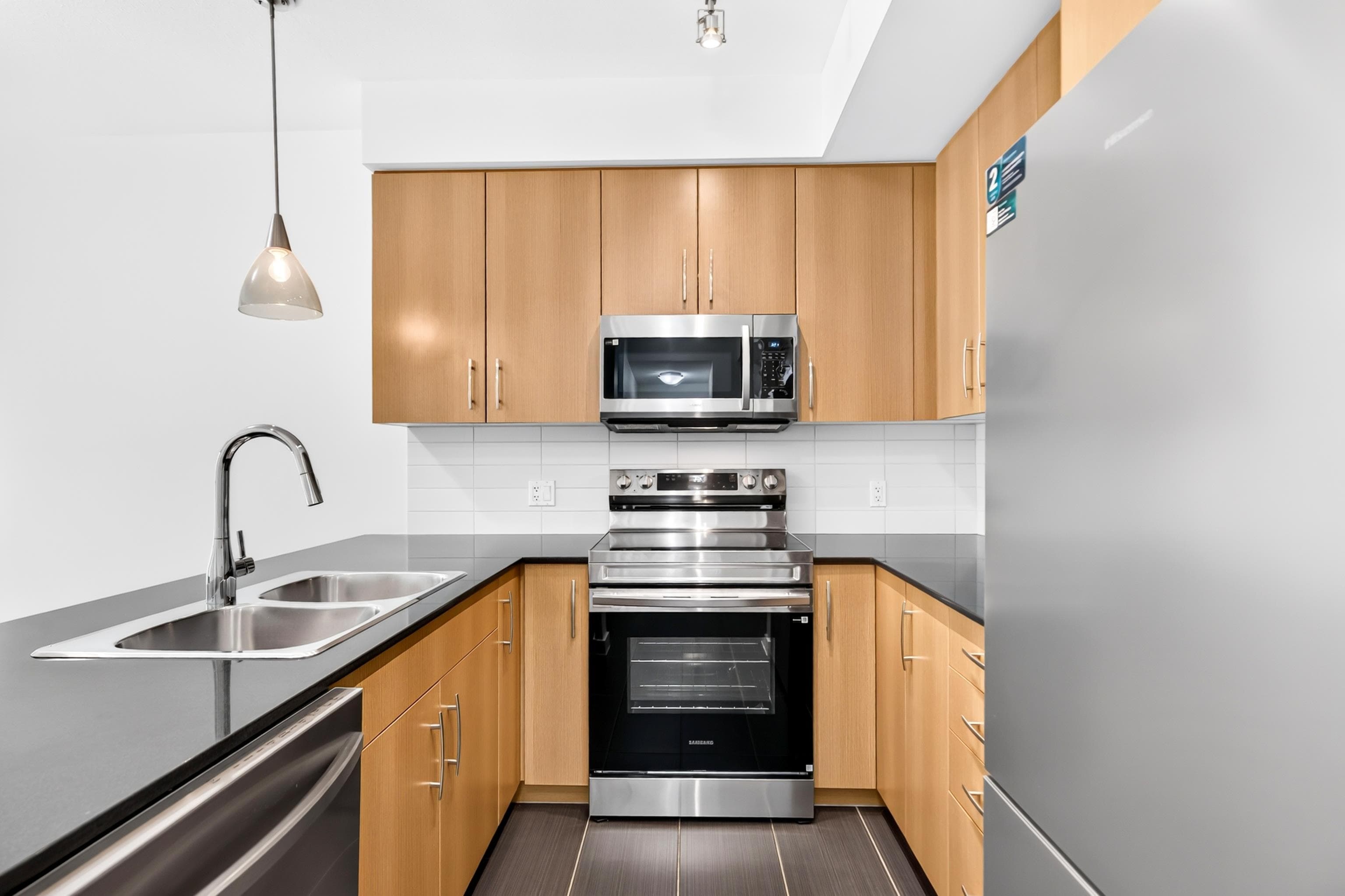 210 - 22290 North Avenue, Maple Ridge, V2X 8Z8 — photo 4