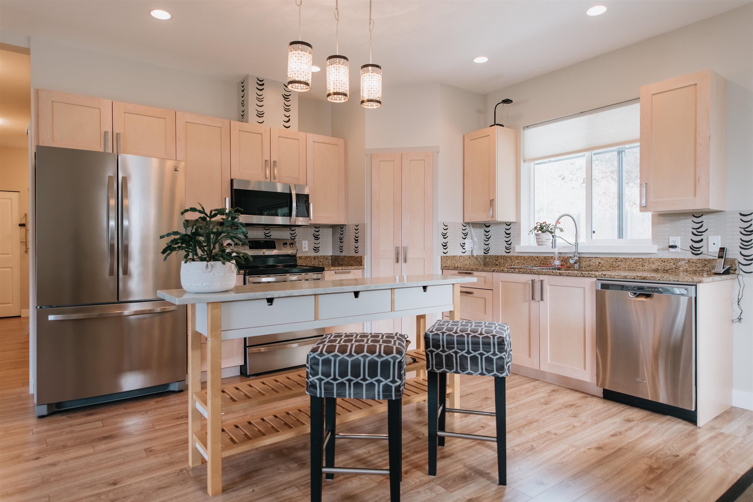 6222 Sitka Road, Sechelt, V7Z 0L3 — photo 1