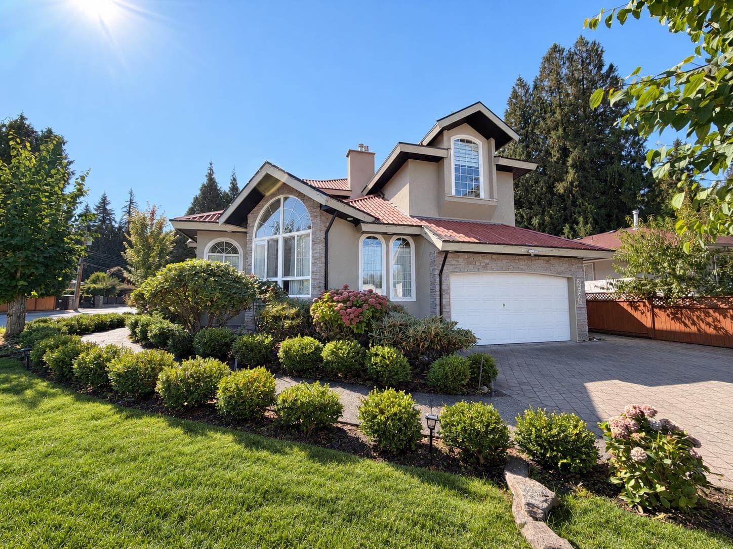 20560 46a Avenue, Langley, V3A 3J8 — photo 1