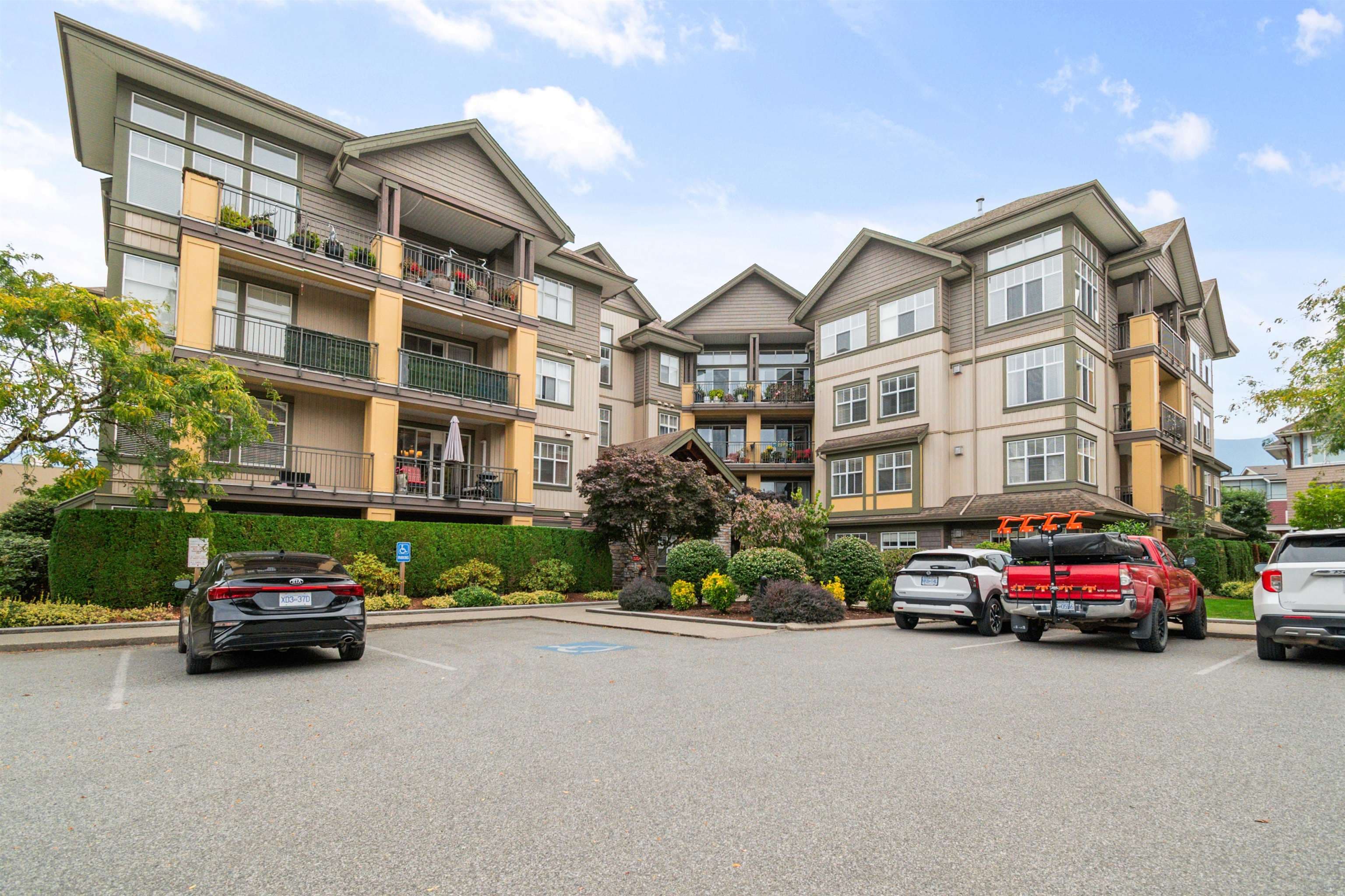 211B - 45595 Tamihi Way, Chilliwack, V2R 0G3 — photo 2
