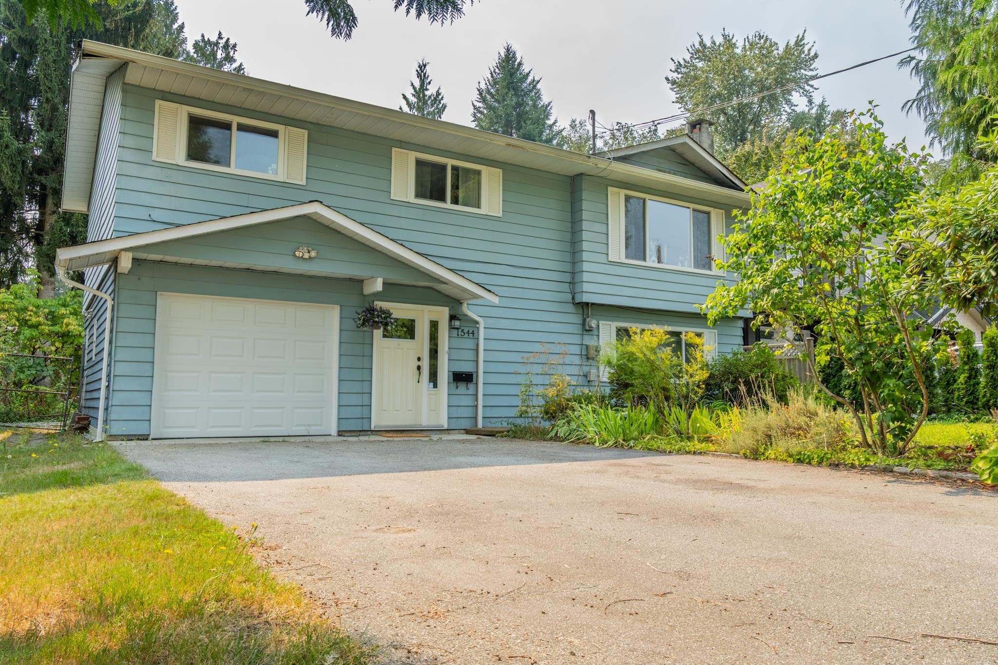 1544 Robertson Avenue, Port Coquitlam, V3B 1E1 — photo 1