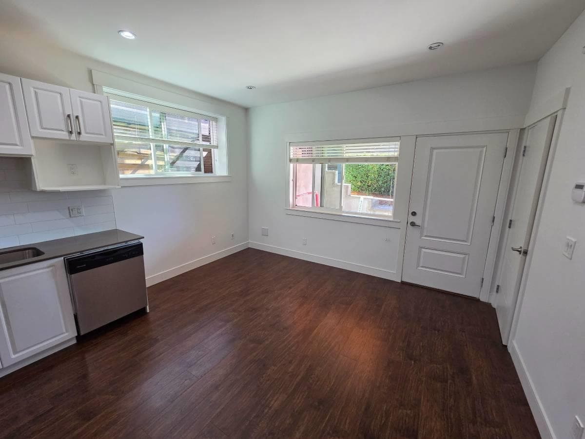 Lower - 726 Delestre Avenue, Coquitlam, V3K 2G3 — photo 2