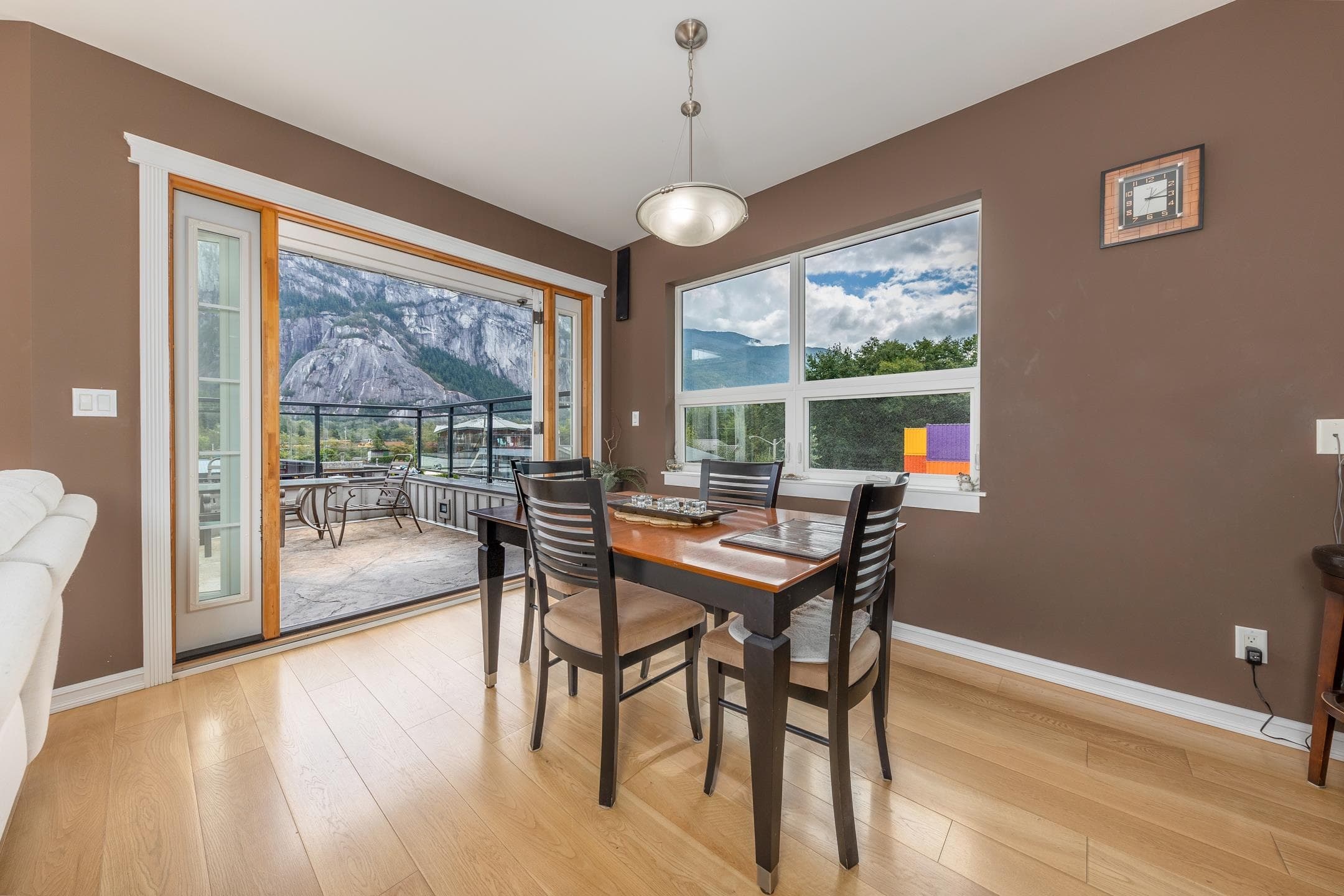 37738 Third Avenue, Squamish, V8B 0S8 — photo 4