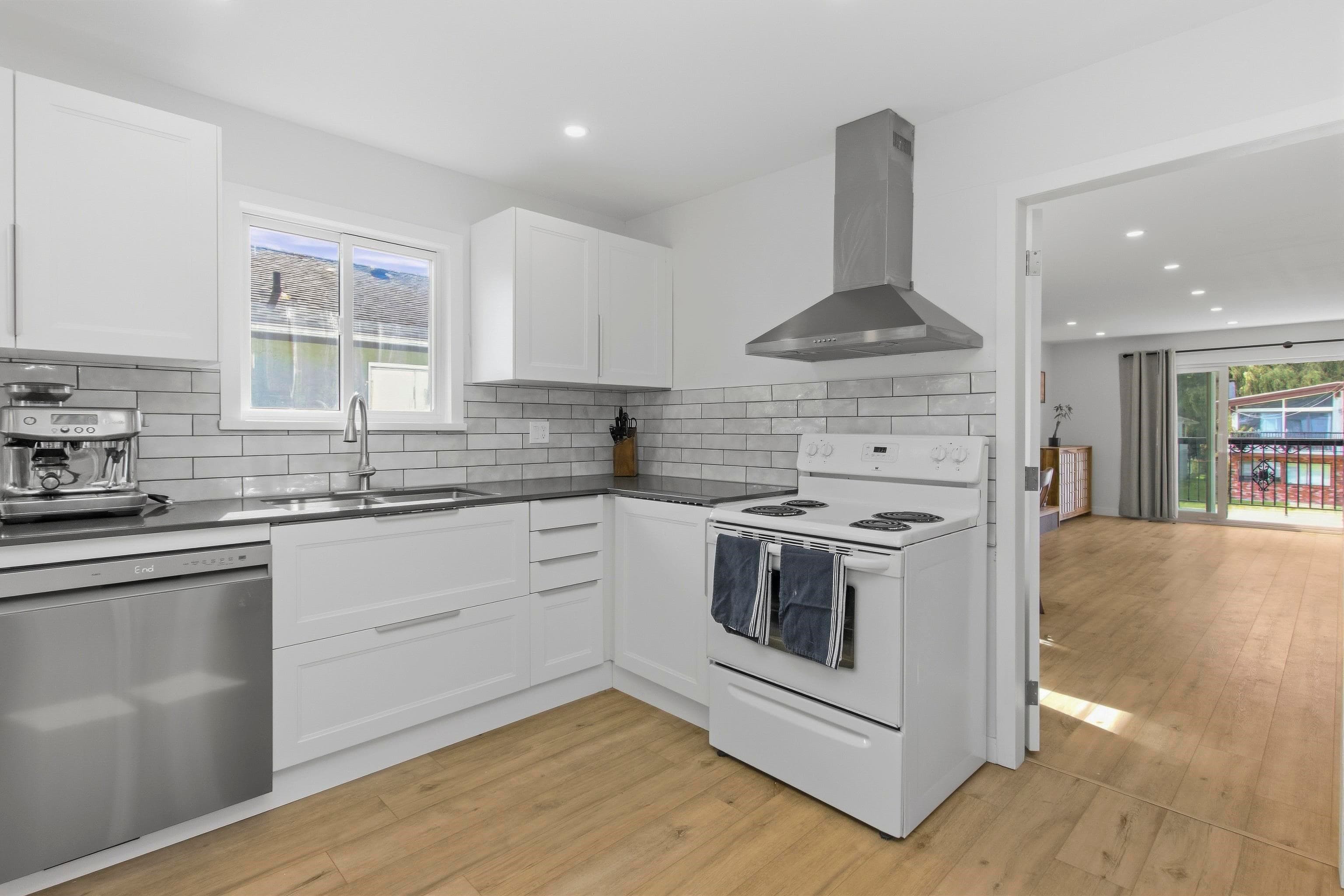 38012 Fifth Avenue, Squamish, V8B 0B4 — photo 1