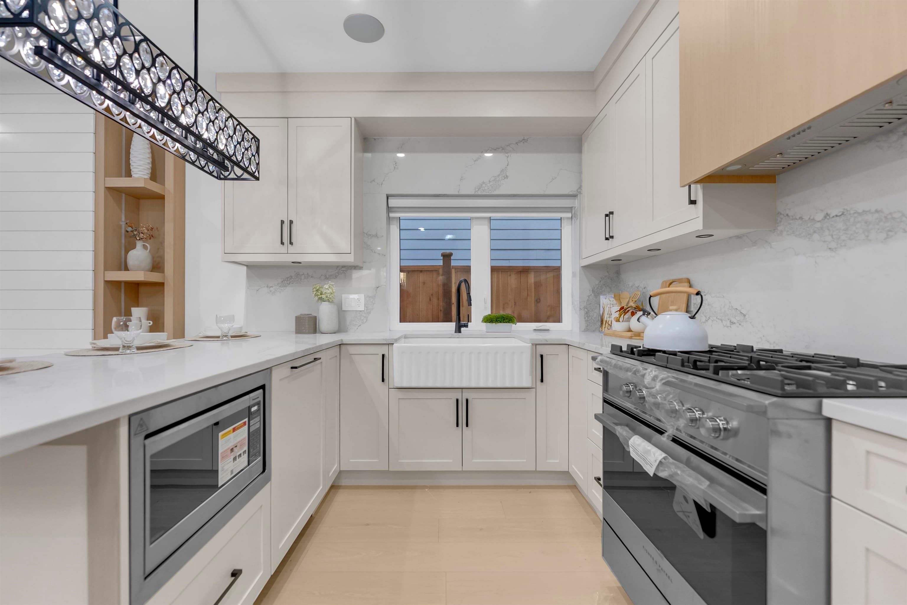 2 - 2888 E 6th Avenue, Vancouver, V5M 1R8 — photo 3