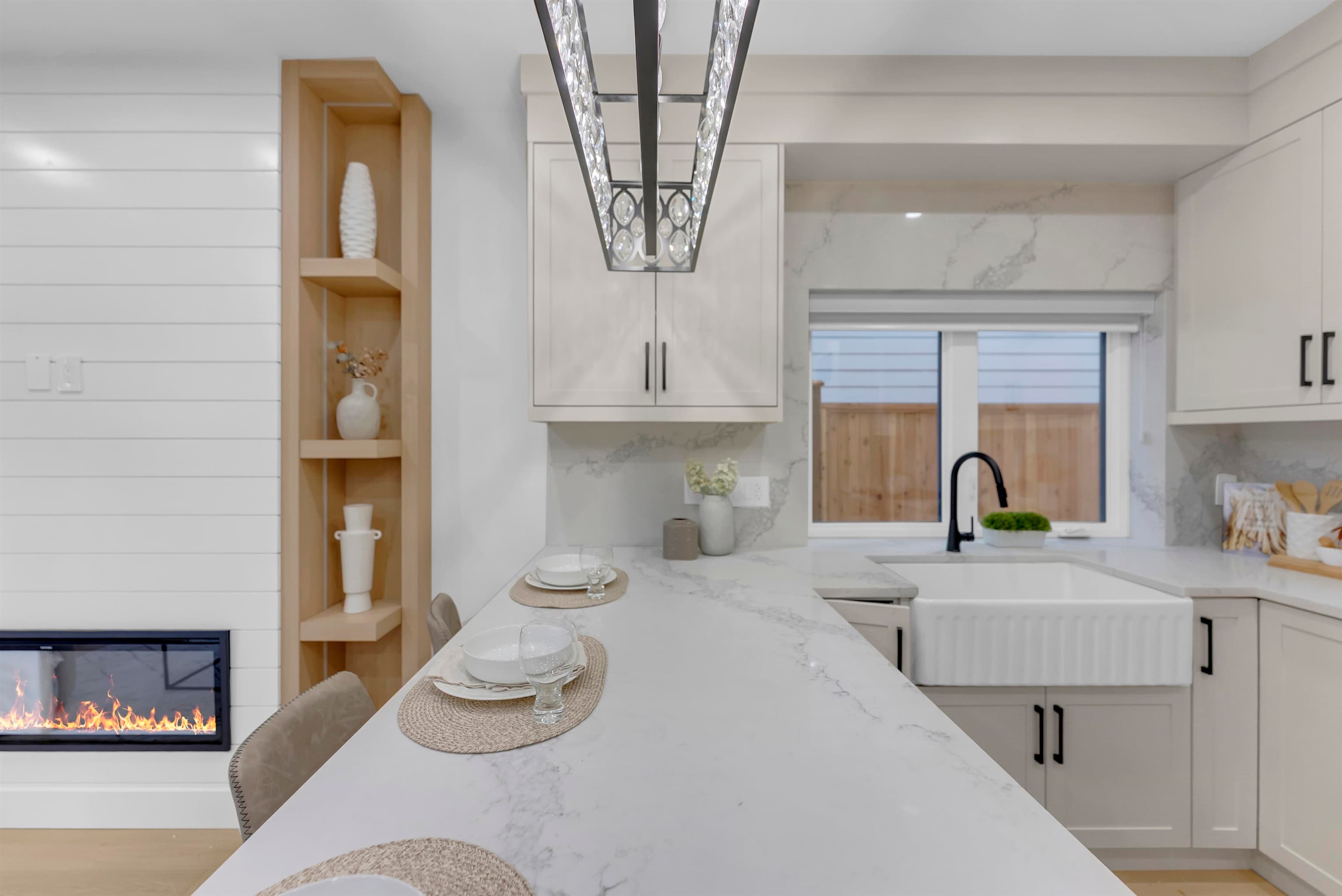 2 - 2888 E 6th Avenue, Vancouver