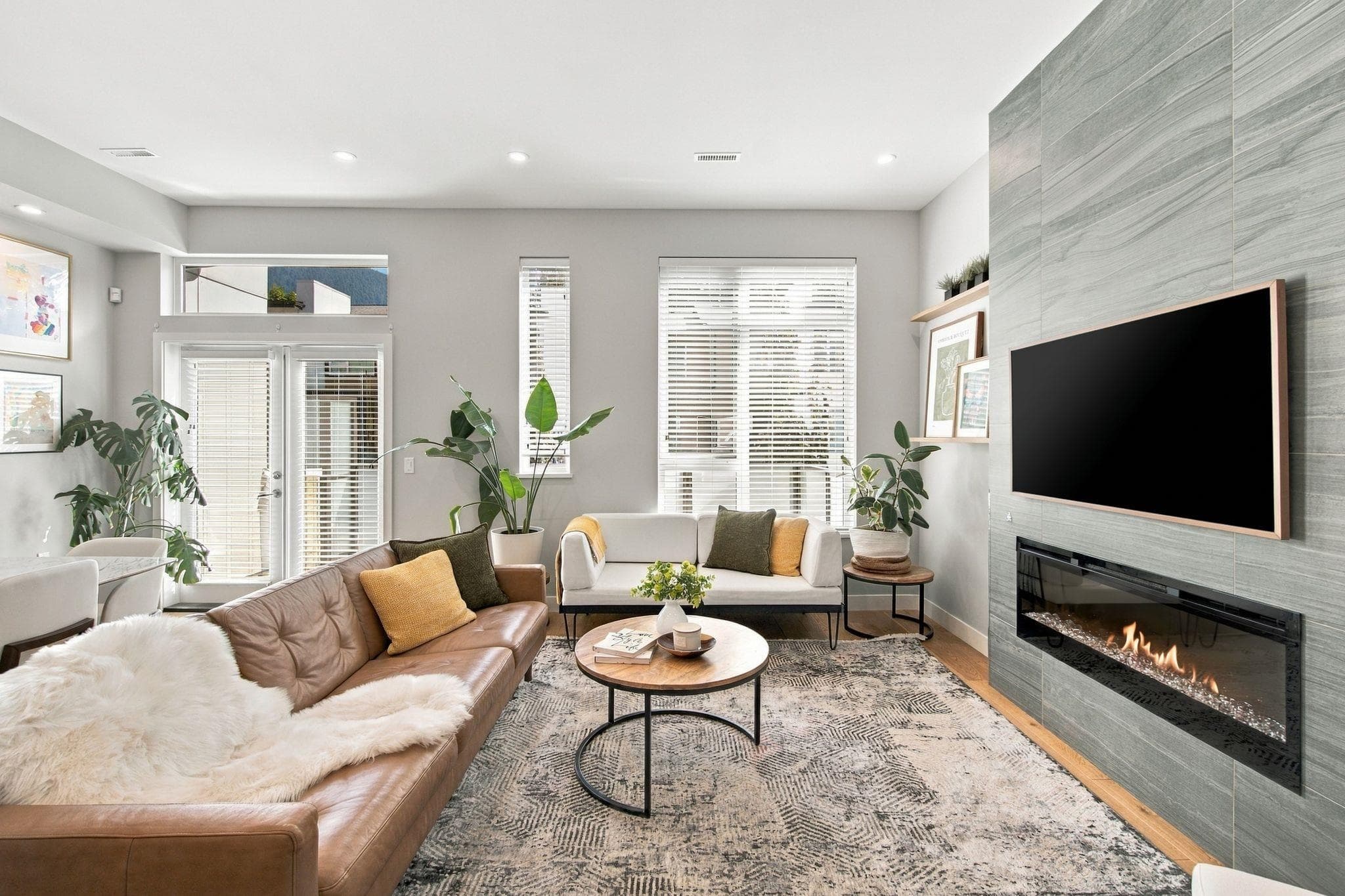 4682 Capilano Road, North Vancouver, V7R 4K3 — photo 3