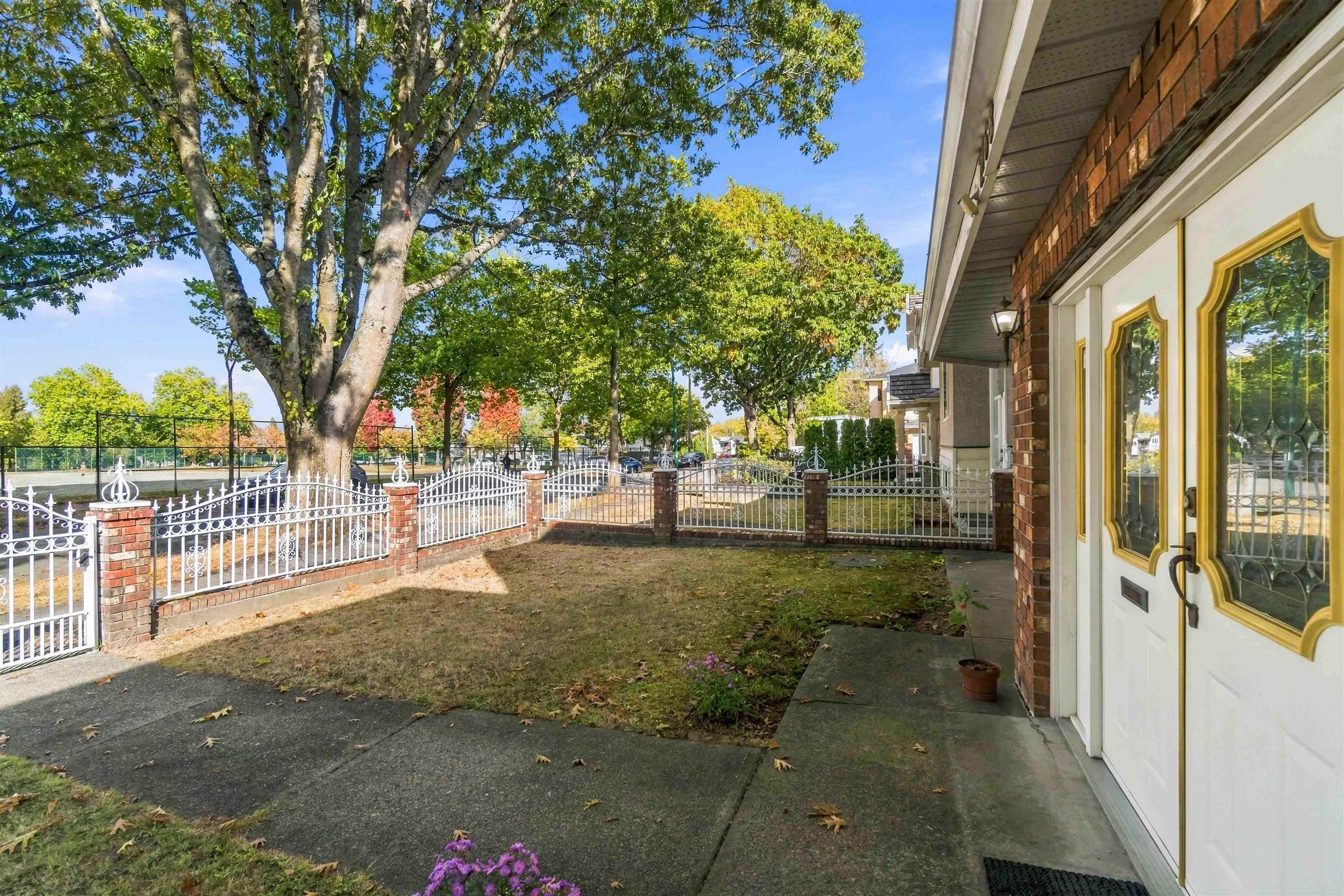 2168 E 27th Avenue, Vancouver, V5N 2W9 — photo 2