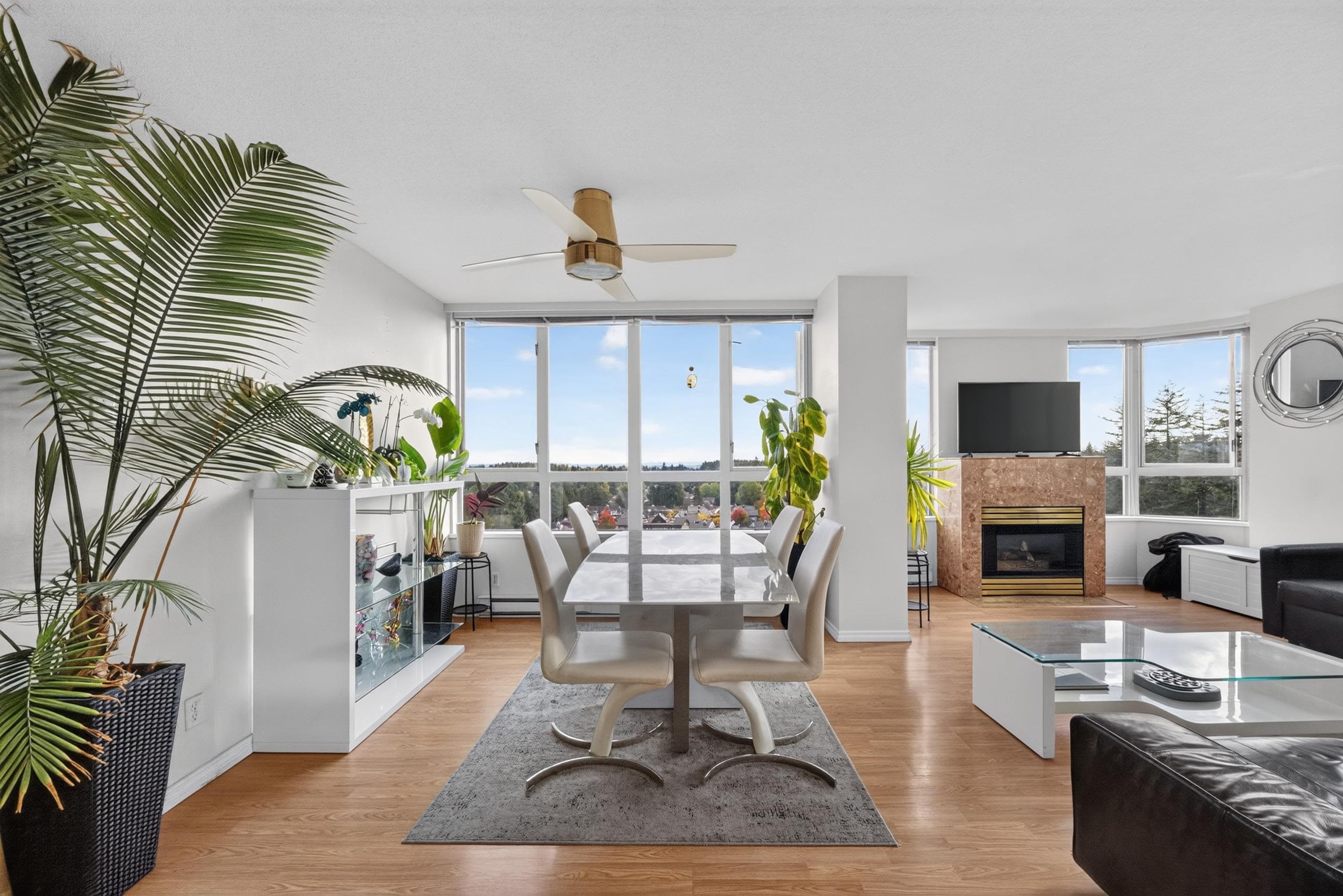 1502 - 10082 148 Street, Surrey, V3R 0S3 — photo 4