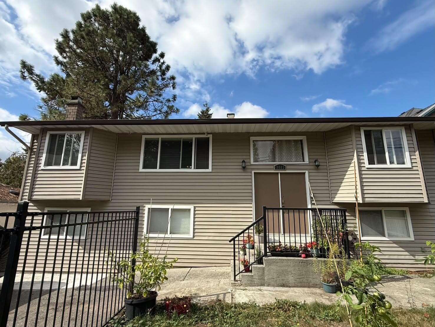 10663 138 Street, Surrey, V3T 4K7 — photo 1