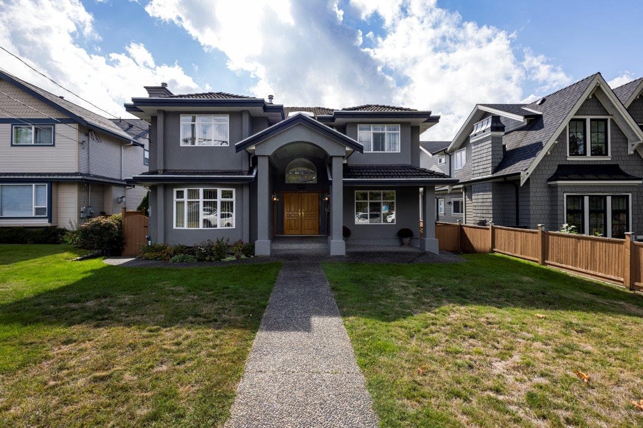 449 E 16th Street, North Vancouver, V7L 2T4 — photo 1
