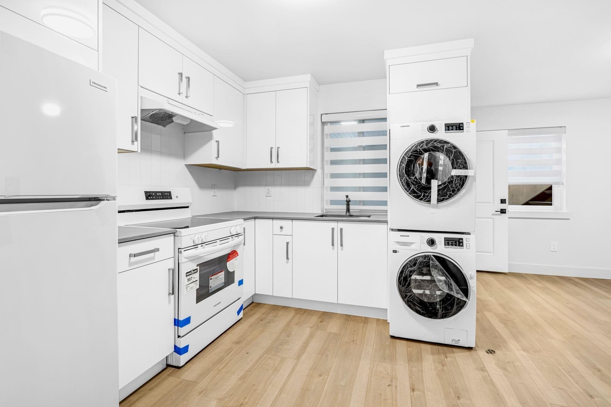 Basement - 160xx 9a Avenue, Surrey, V4A 4W5 — photo 2
