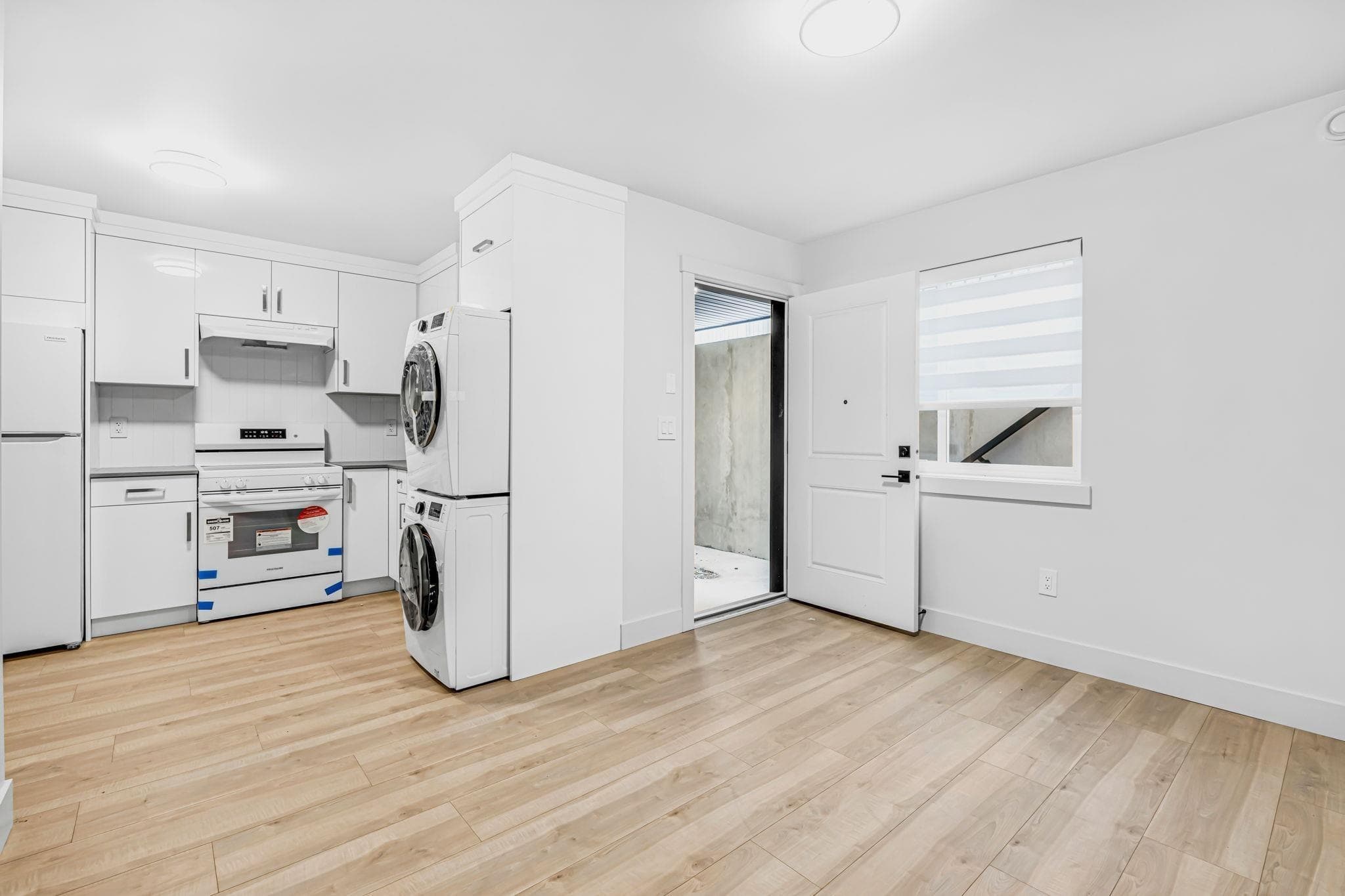 Basement - 160xx 9a Avenue, Surrey, V4A 4W5 — photo 3