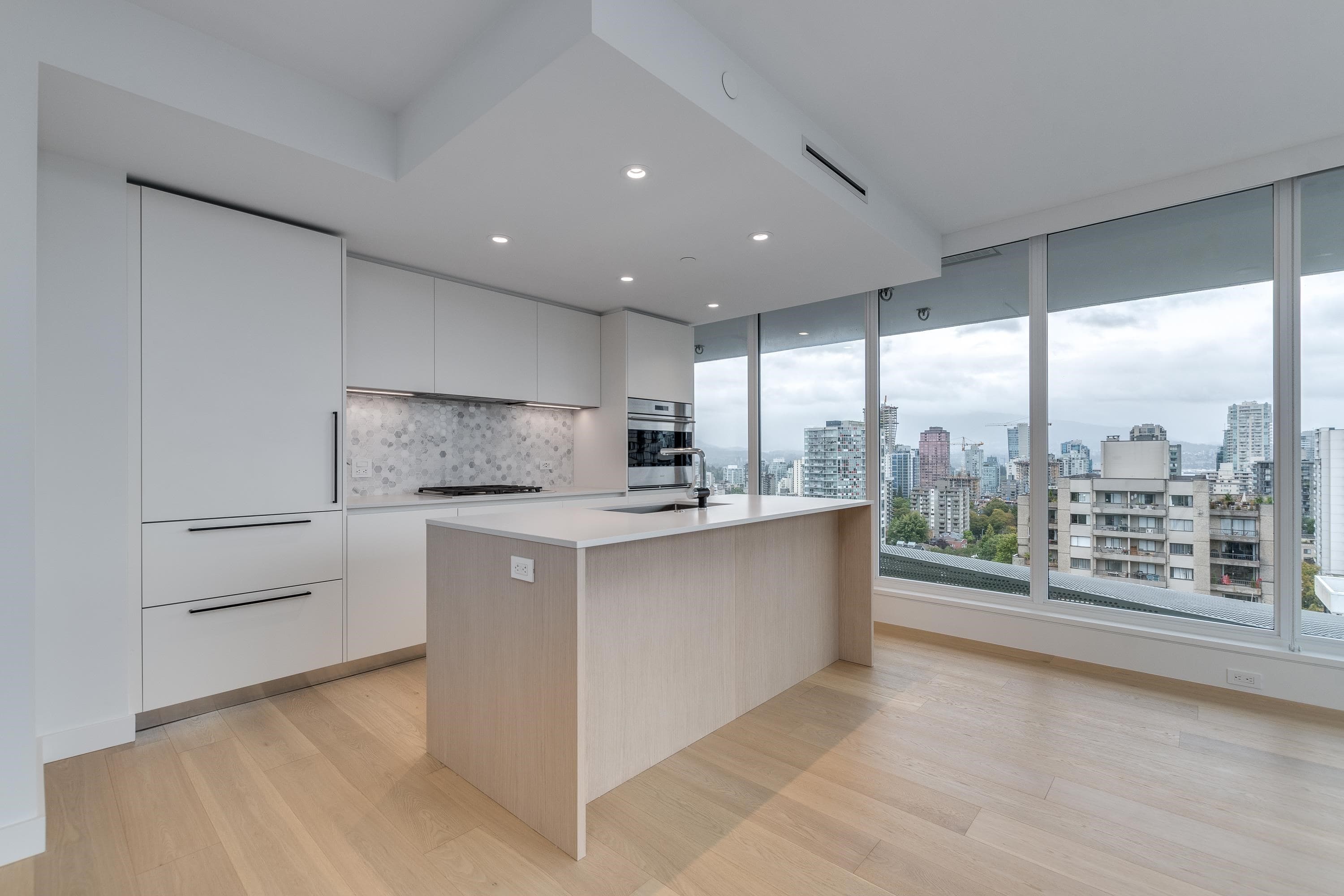 1502 - 1365 Davie Street, Vancouver, V6E 1N5 — photo 2