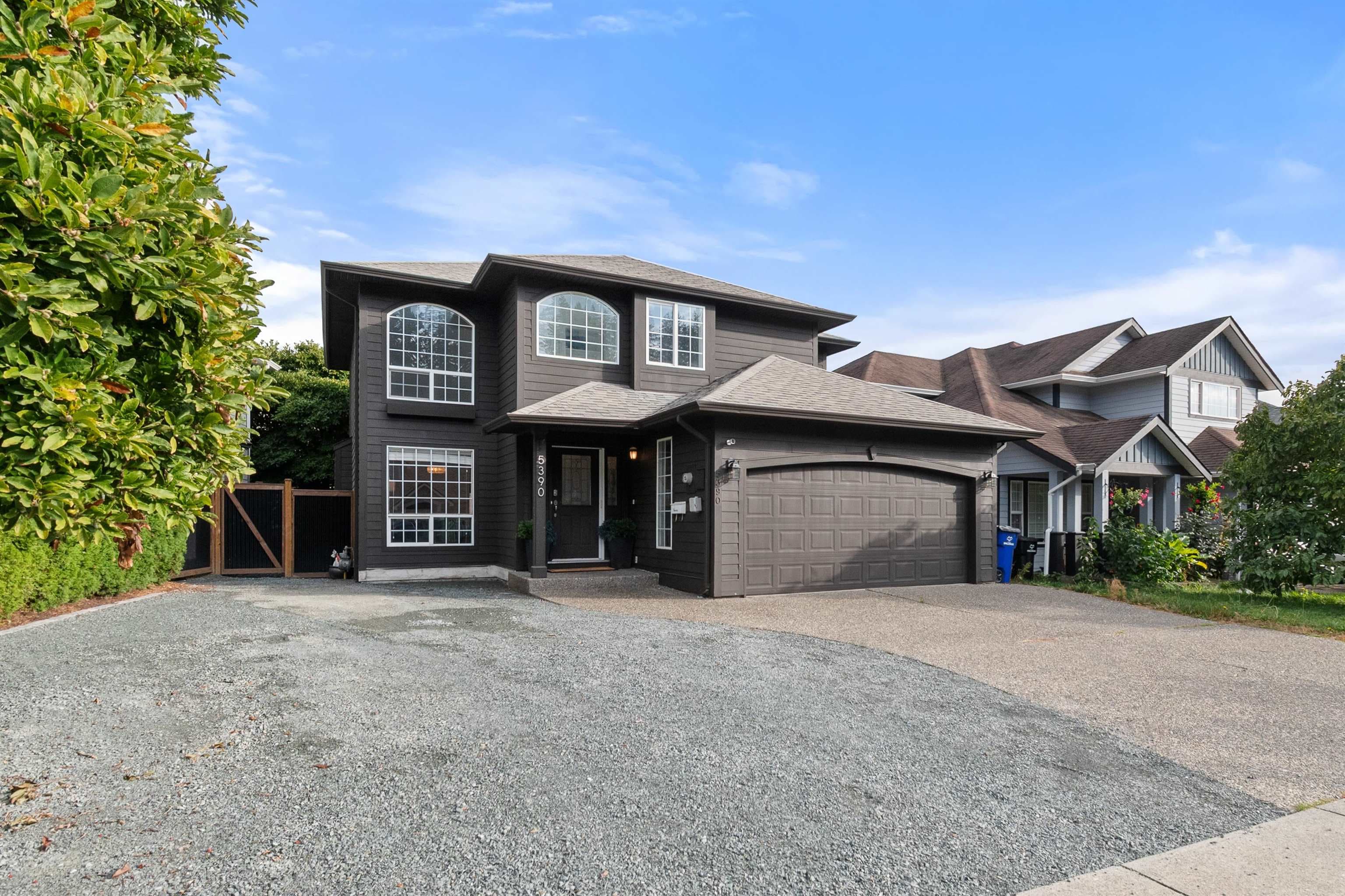5390 Westwood Drive, Chilliwack, V2R 5N9 — photo 1