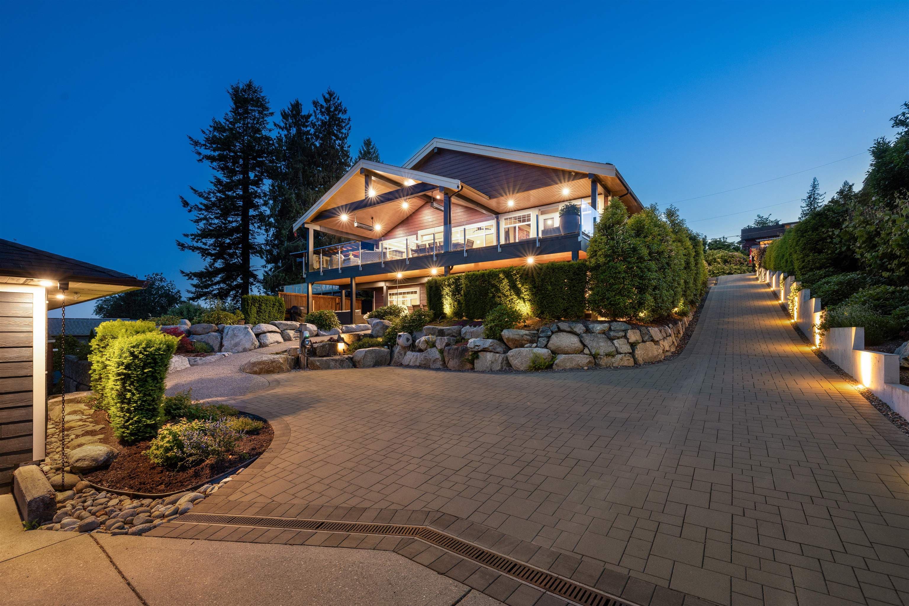 588 North Fletcher Road, Gibsons, V0N 1V9 — photo 2