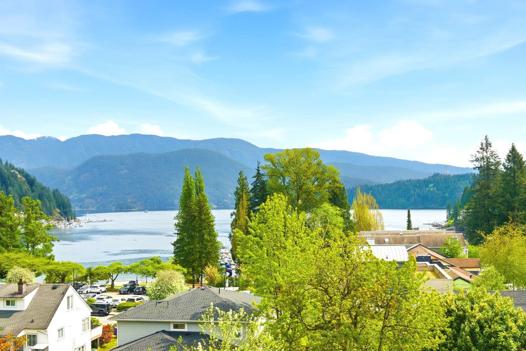 2222 Caledonia Avenue, North Vancouver, V7G 1T9 — photo 1