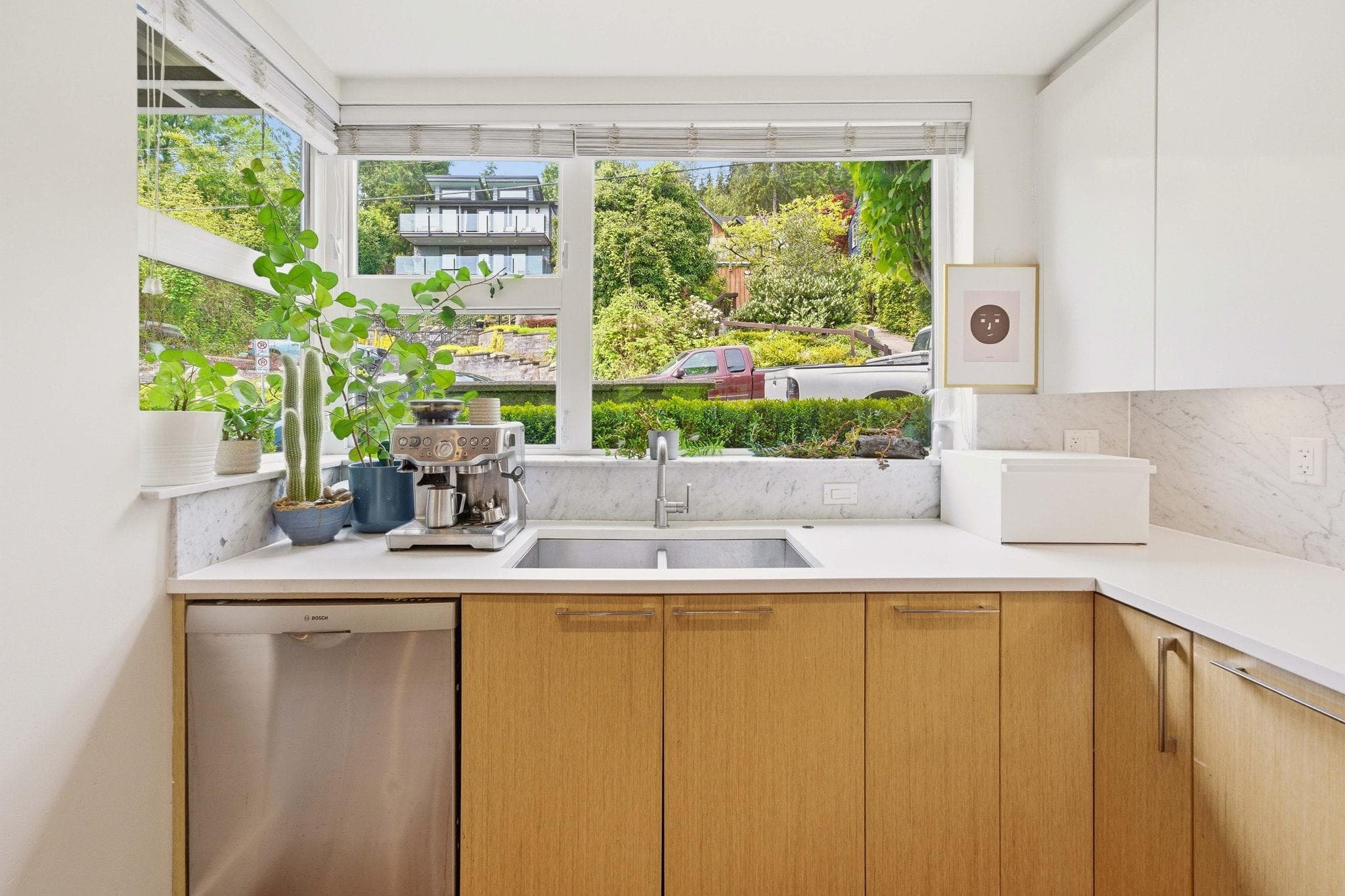 2222 Caledonia Avenue, North Vancouver, V7G 1T9 — photo 4