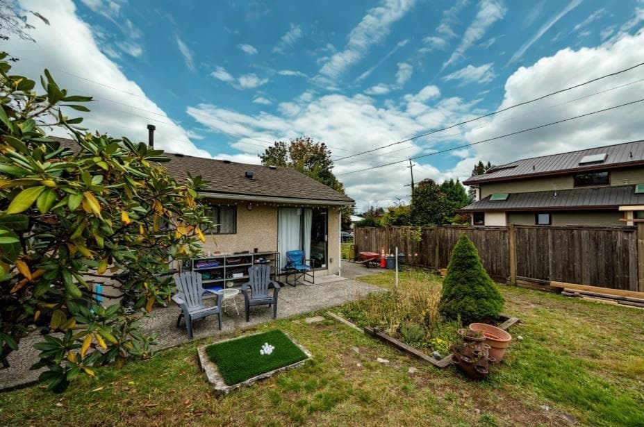 446 E 16th Street, North Vancouver, V7L 2T5 — photo 2