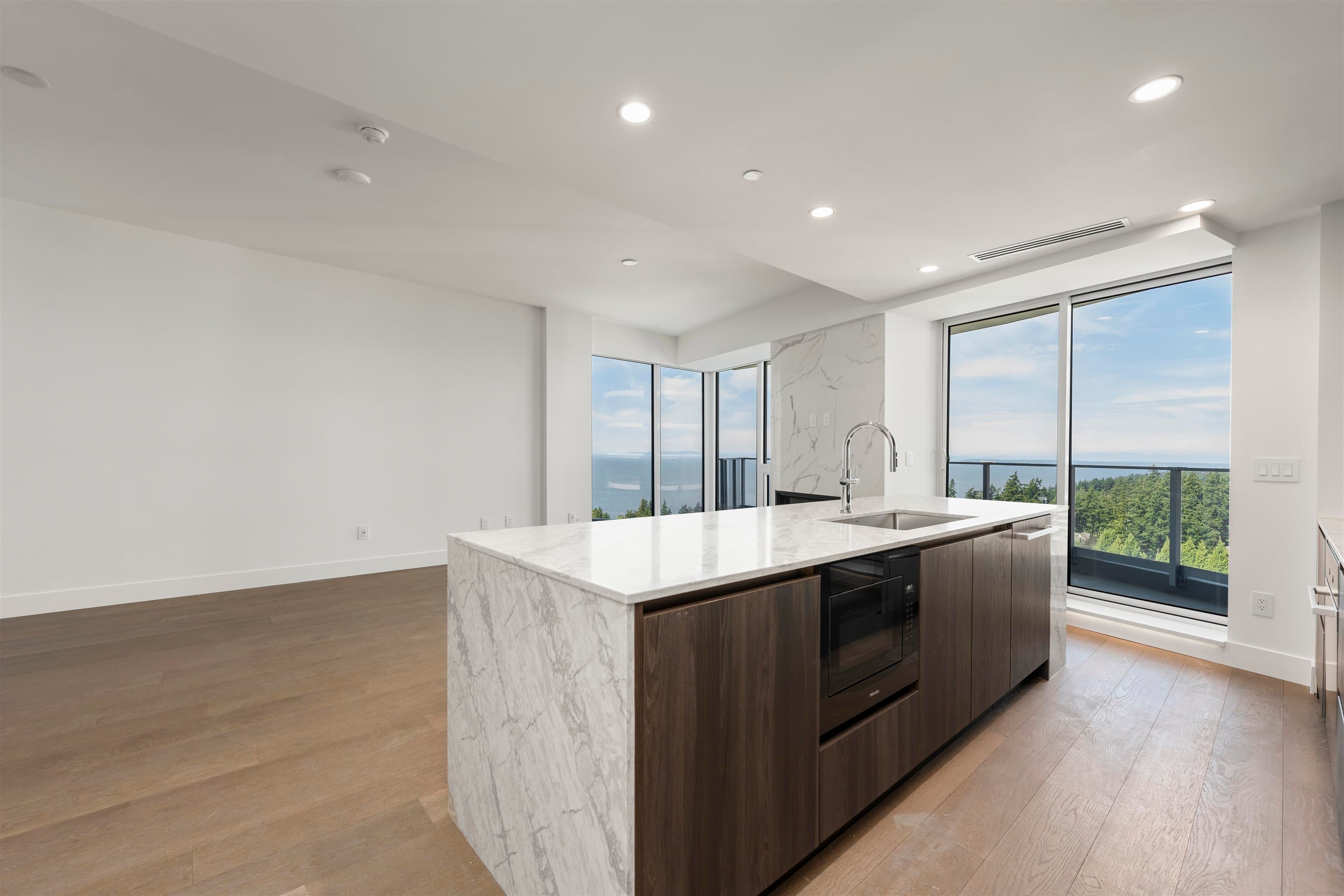 1401 - 1475 Foster Street, White Rock