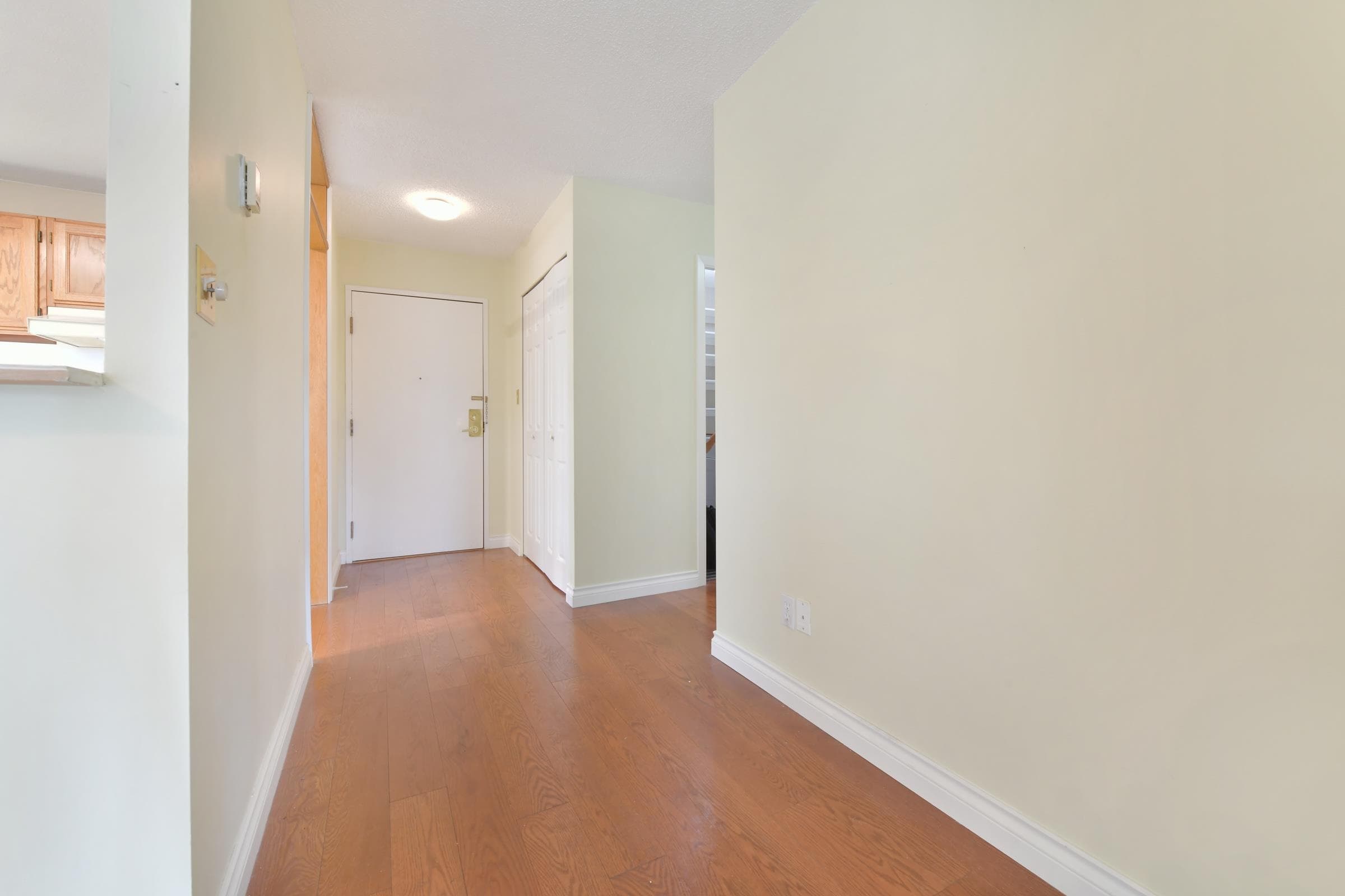 407 - 1442 Foster Street, White Rock, V4B 3X7 — photo 5