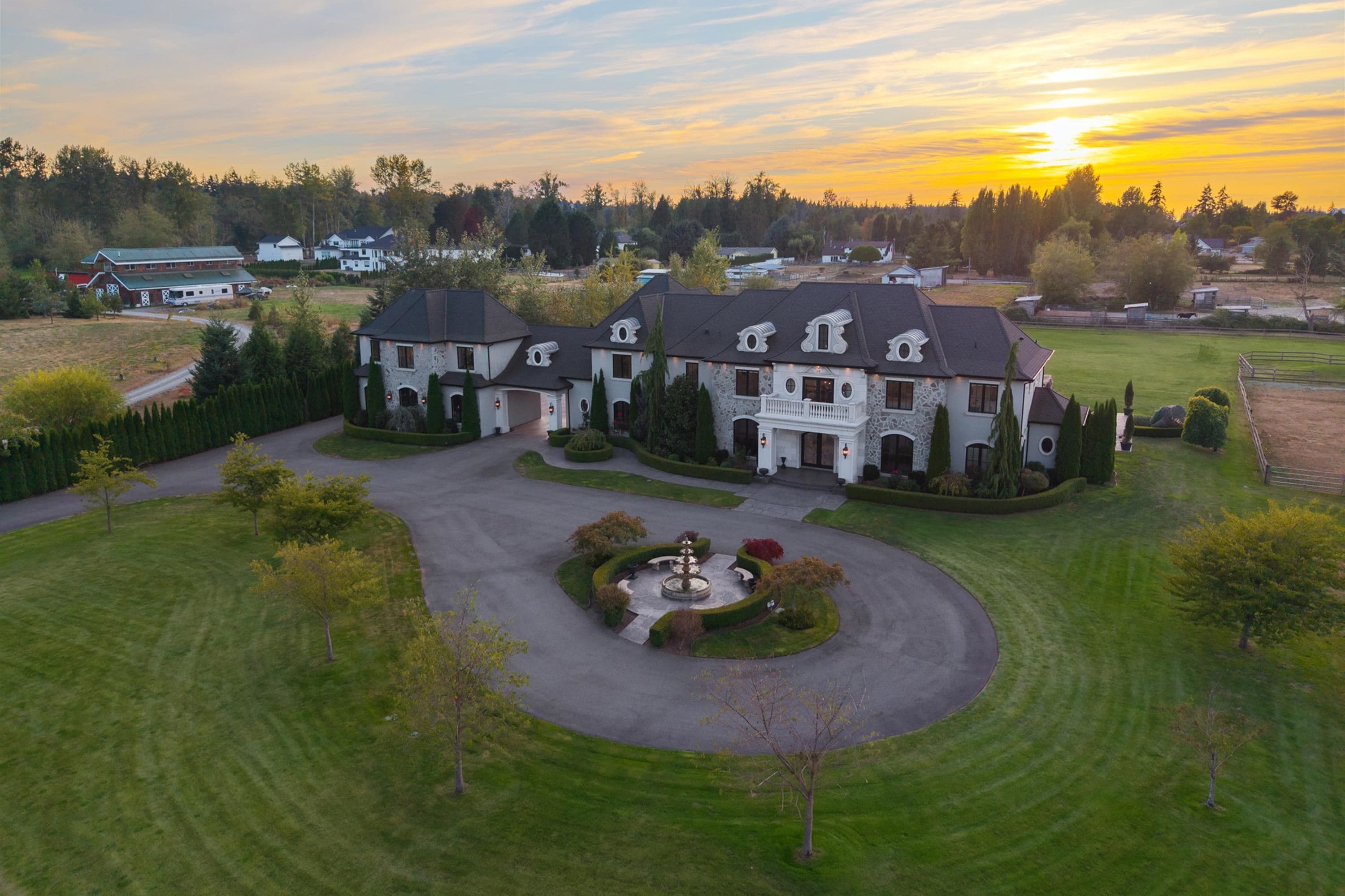 687 204th Street, Langley, V2Z 1V5 — photo 1