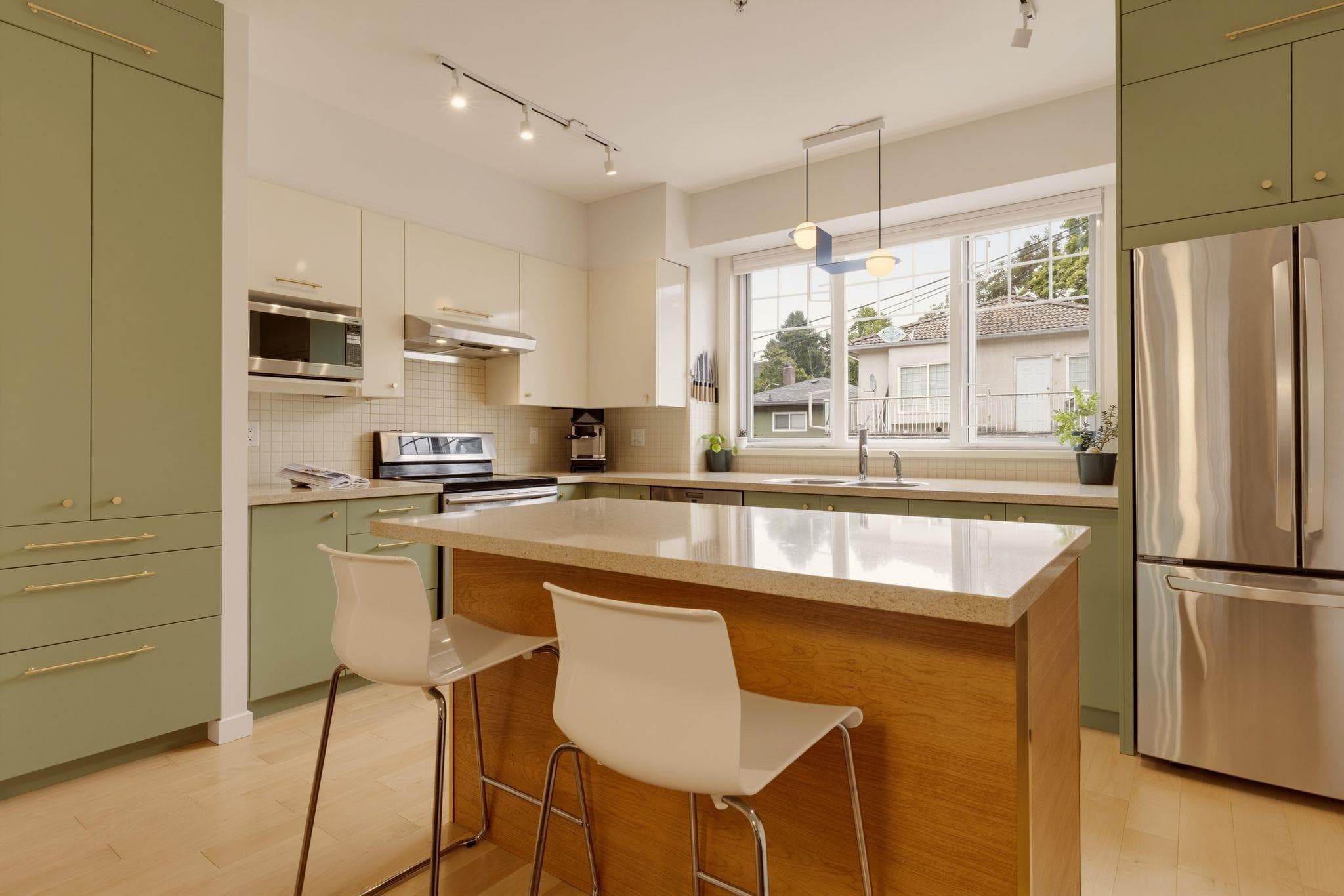 3882 Welwyn Street, Vancouver, V5N 3Y9 — photo 5