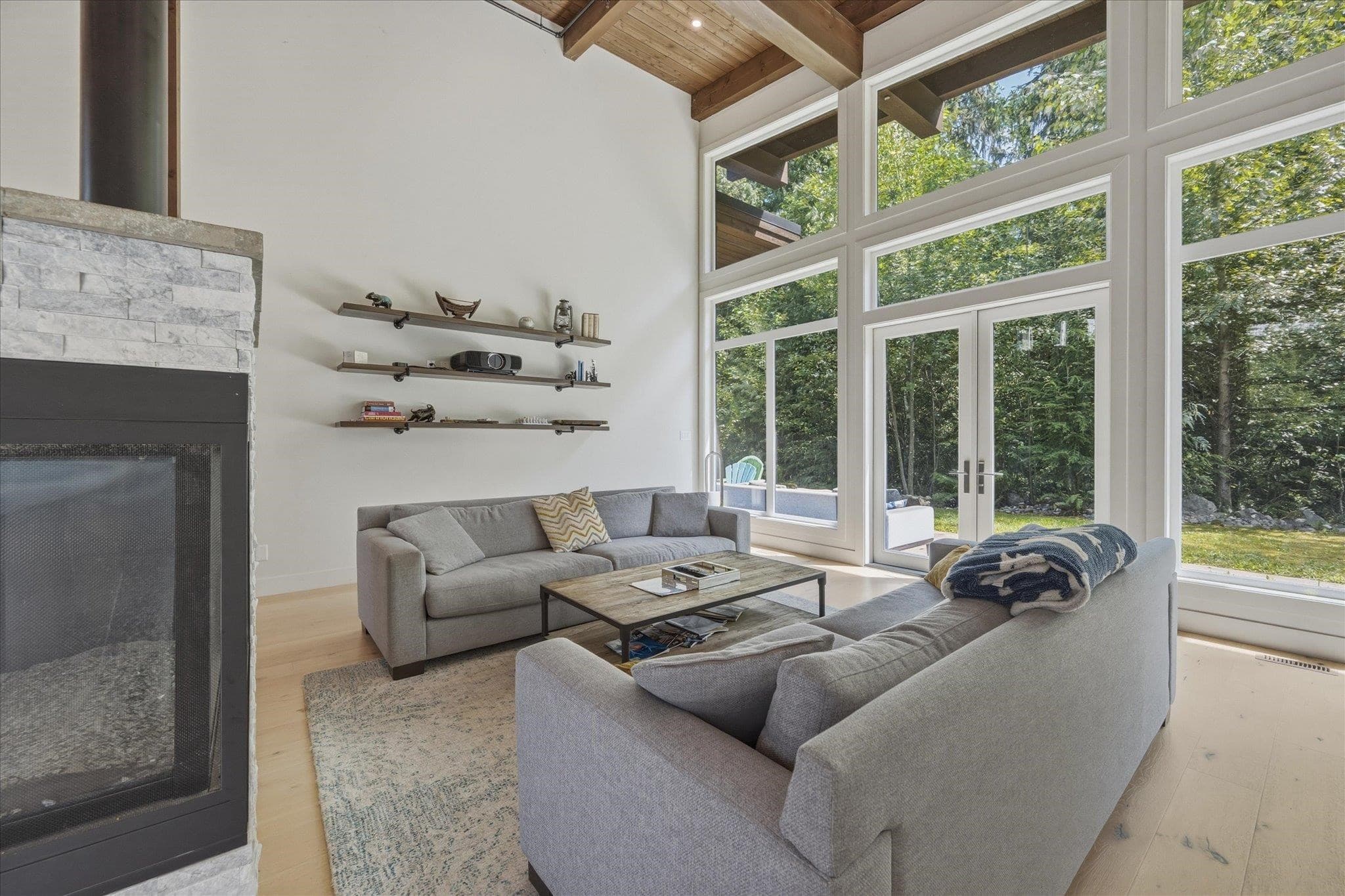 3324 Mamquam Road, Squamish, V8B 0S6 — photo 4