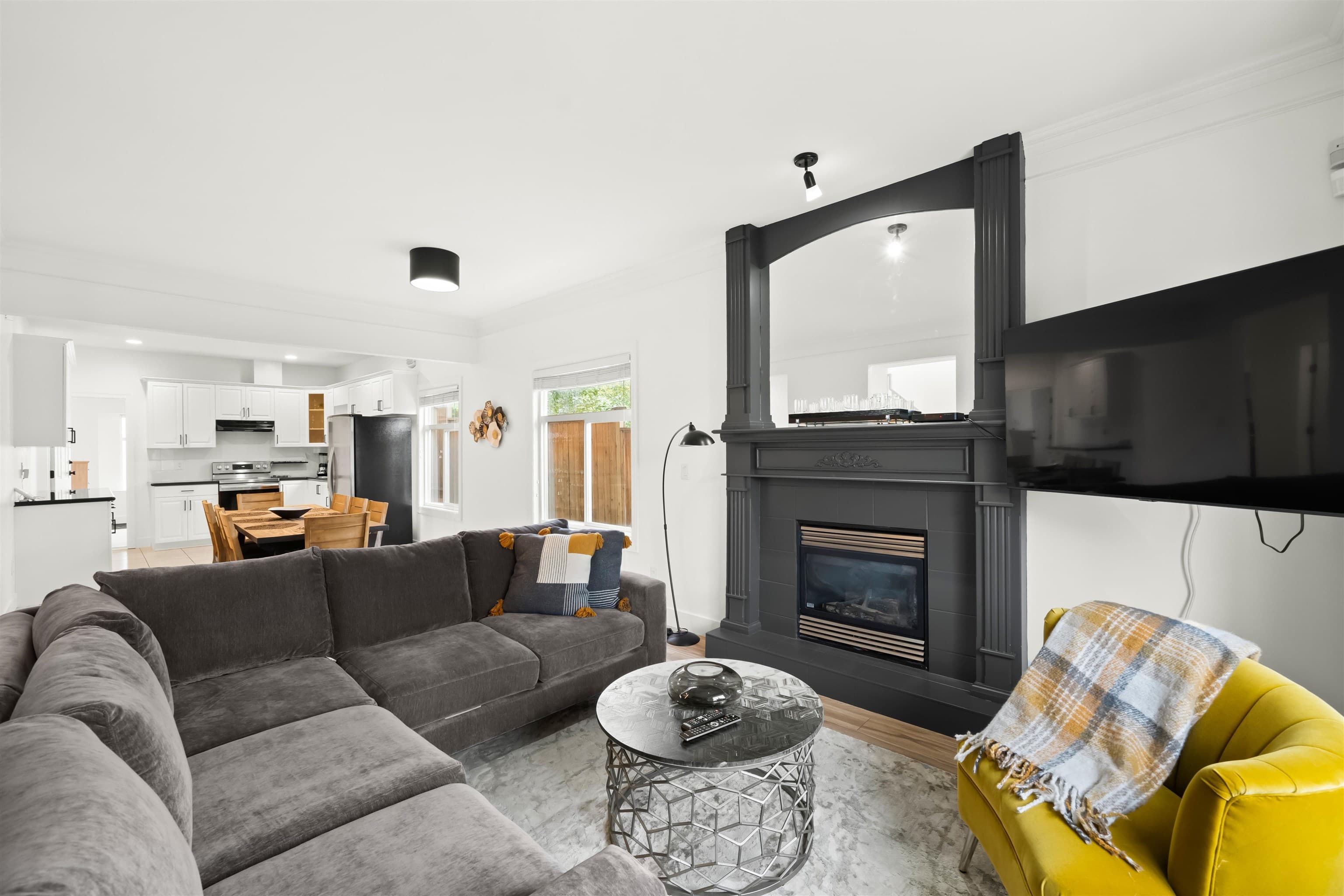 4086 Dominion Street, Burnaby, V5G 1C3 — photo 3