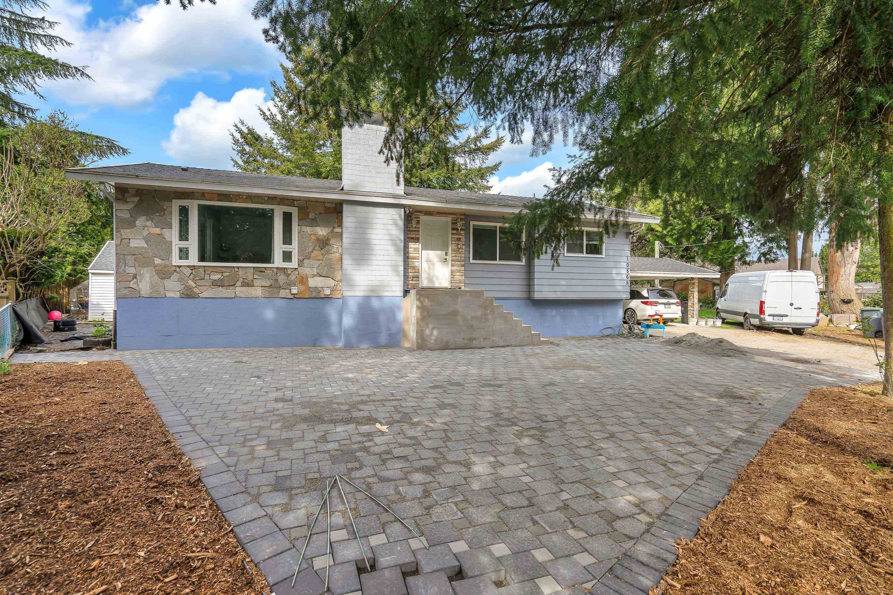 10865 152 Street, Surrey, V3R 4H3 — photo 1
