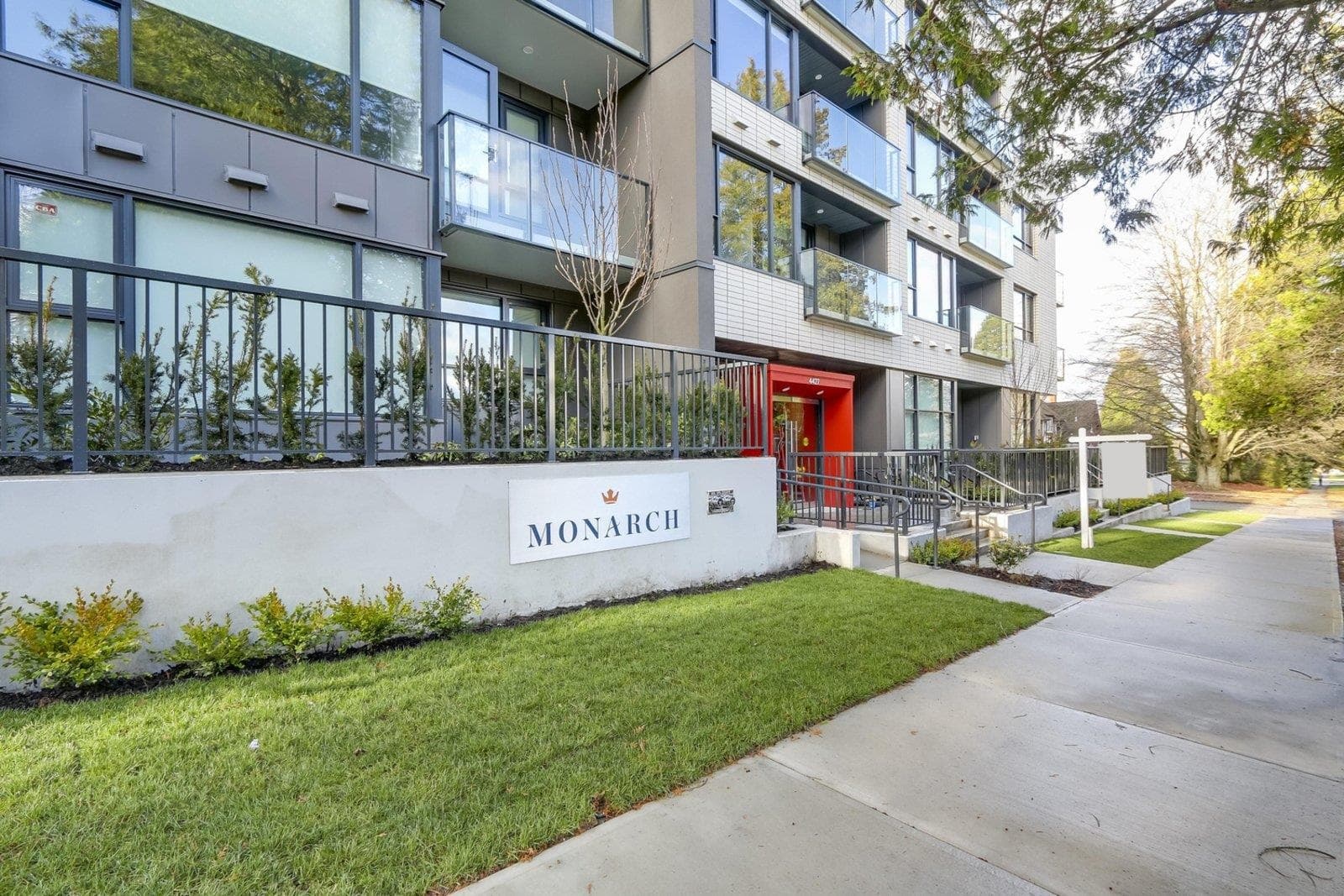 102 - 4427 Cambie Street, Vancouver