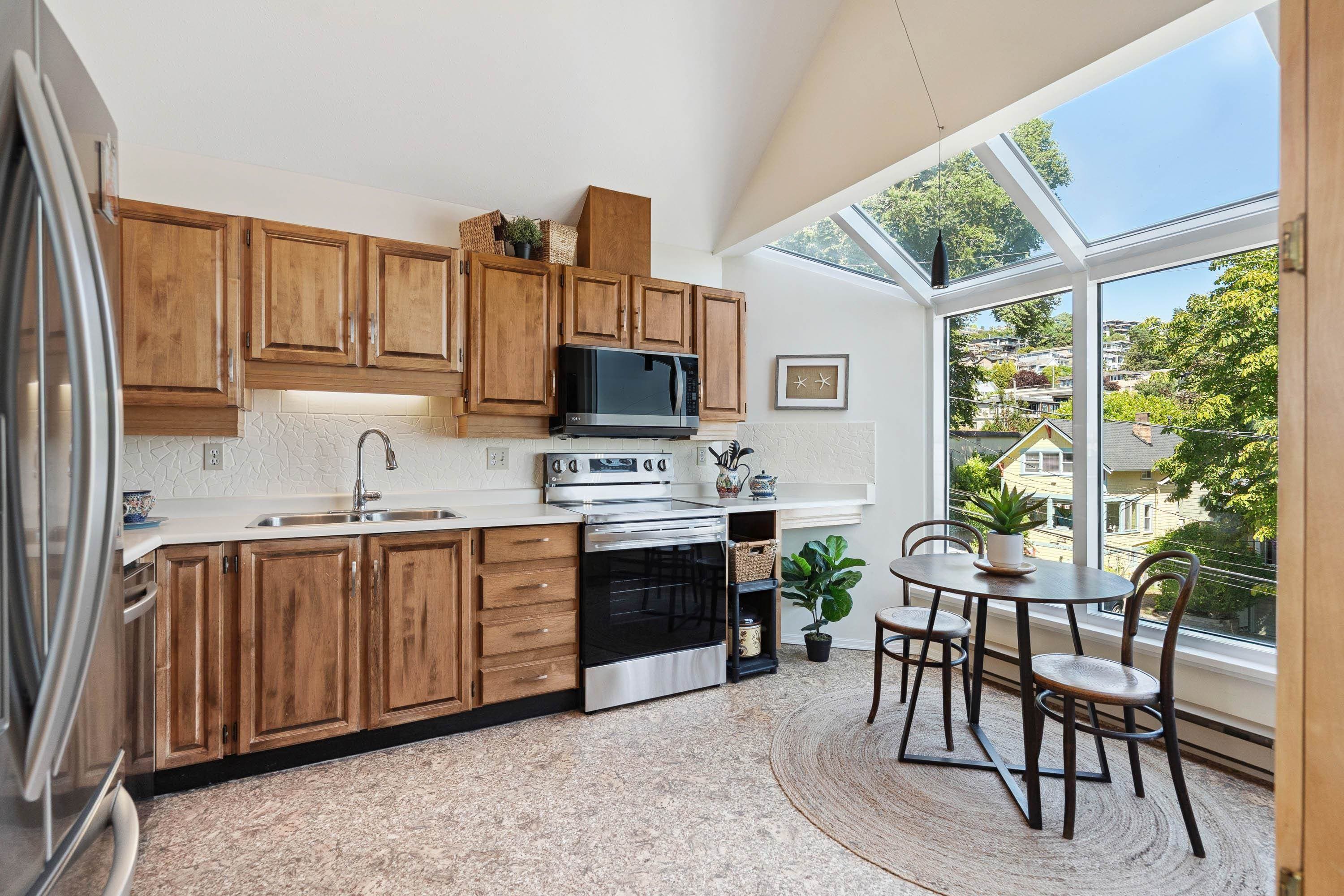 1107 Elm Street, White Rock, V4B 1C1 — photo 2