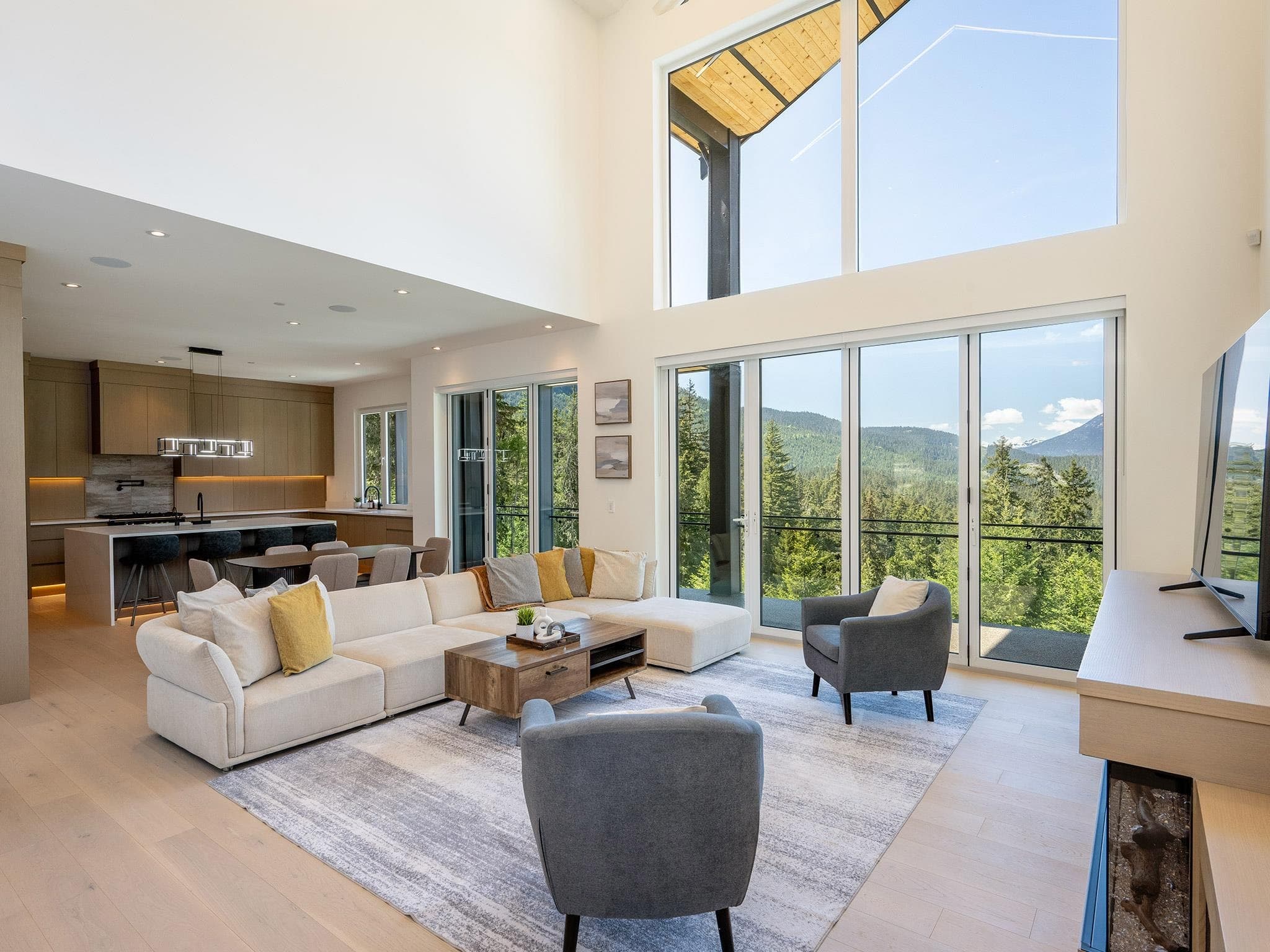 9333 Warbler Way, Whistler, V8E 1M1 — photo 2
