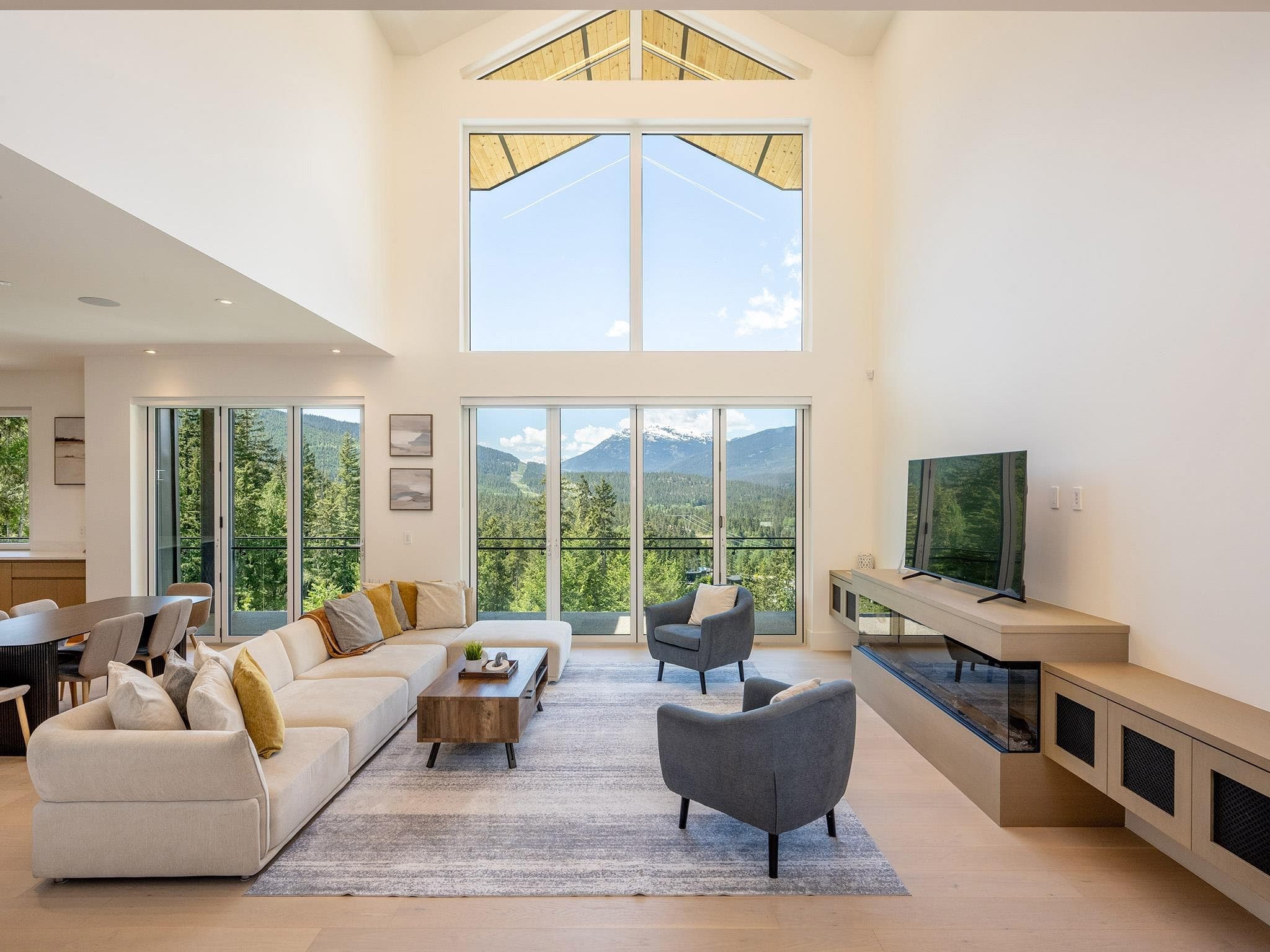 9333 Warbler Way, Whistler, V8E 1M1 — photo 1