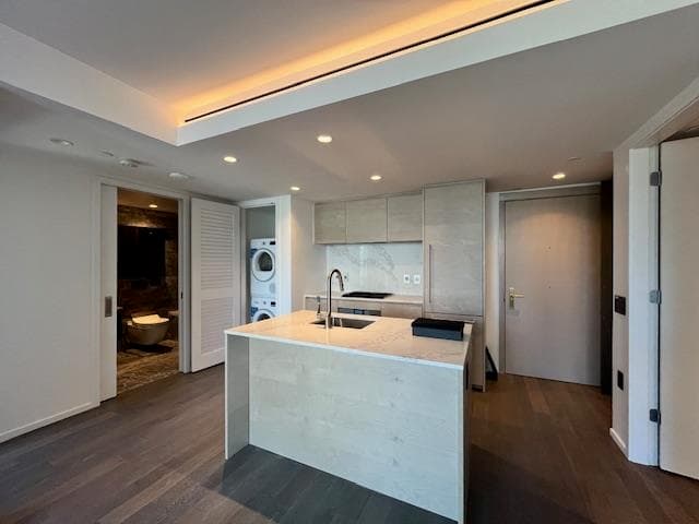 902 - 1408 Robson Street, Vancouver, V6G 0E6 — photo 1