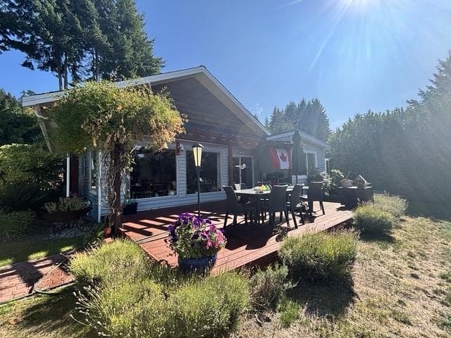 5206 Radcliffe Road, Sechelt, V7Z 0C1 — photo 5