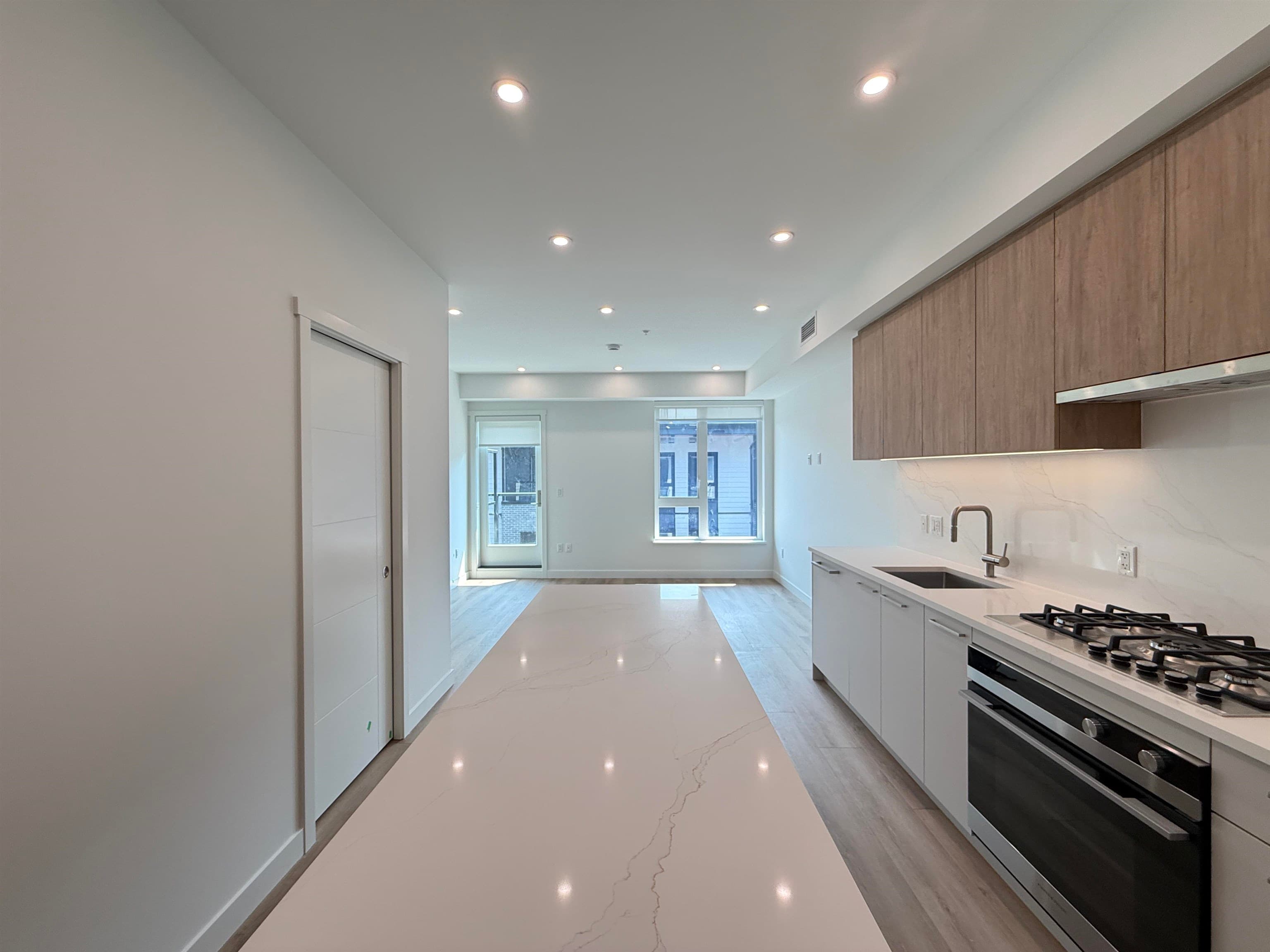 303 - 606 Madore Avenue, Coquitlam