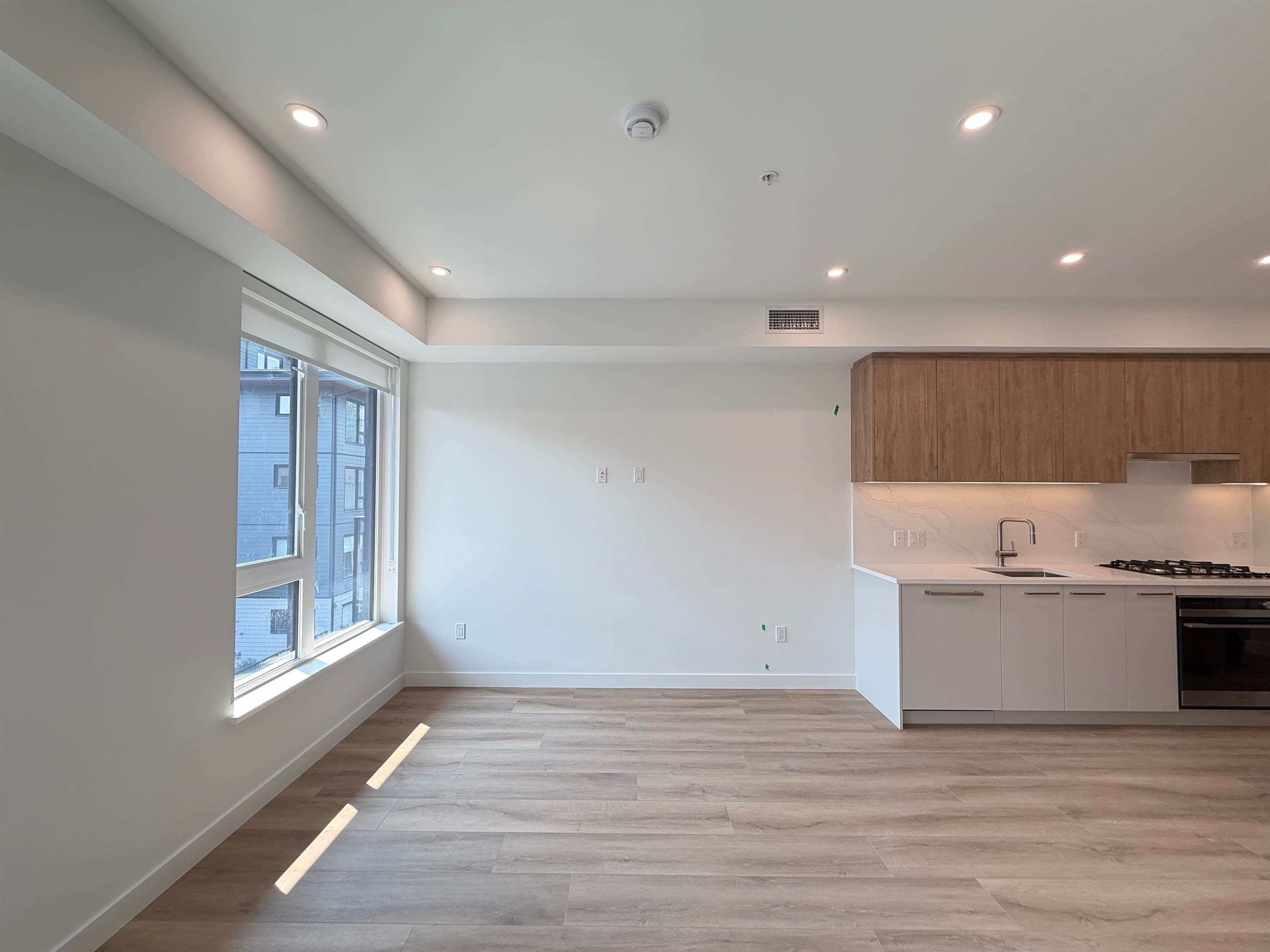 303 - 606 Madore Avenue, Coquitlam, V3K 0J6 — photo 5