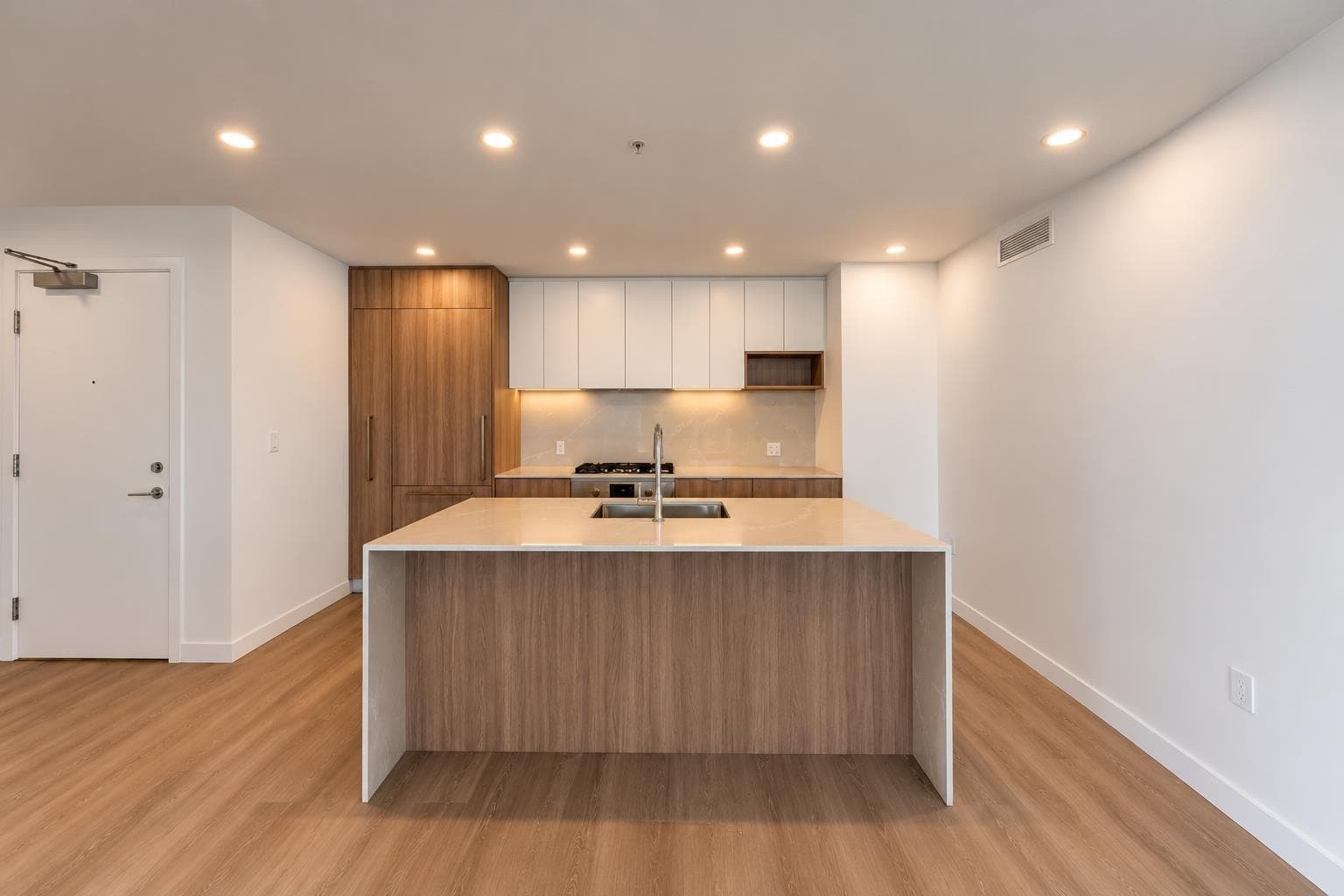3208 - 6087 Wilson Avenue, Burnaby, V5H 0M1 — photo 2