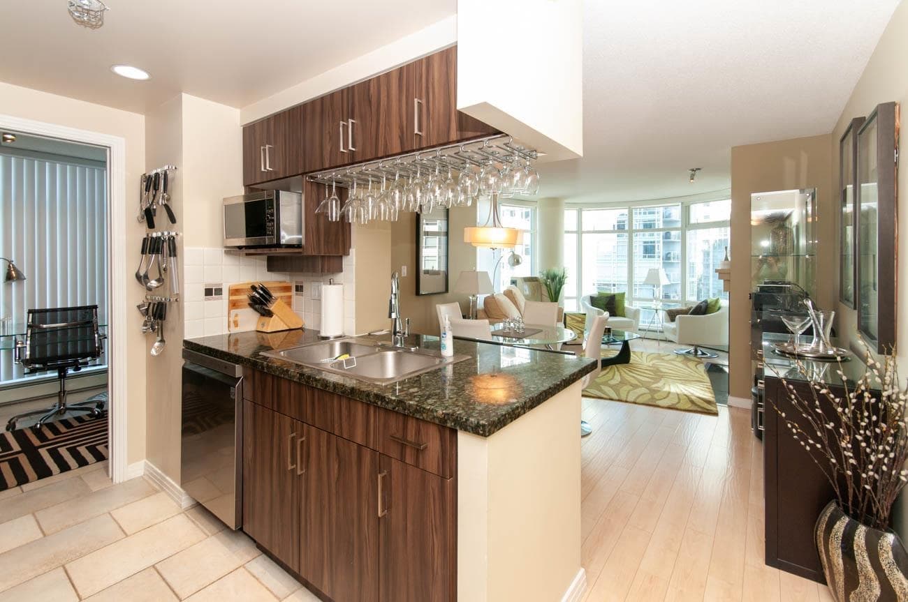 905 - 1199 Marinaside Crescent, Vancouver, V6Z 2Y2 — photo 3