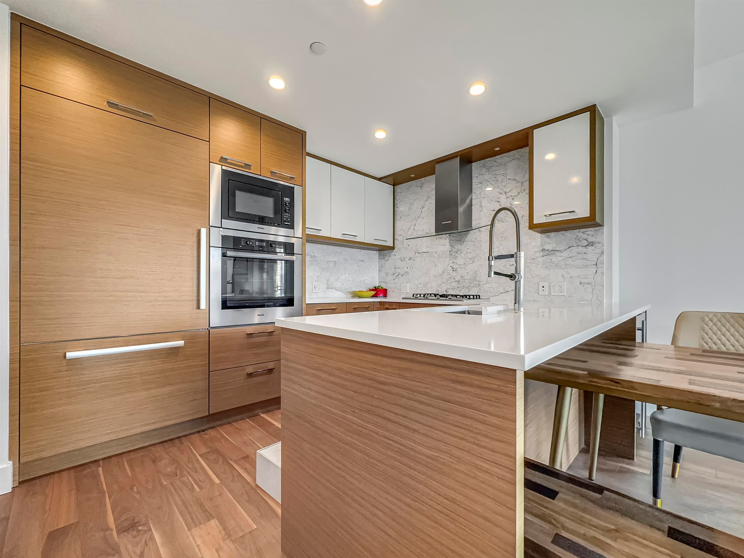 17xx - 4360 Beresford Street, Burnaby, V5H 0G2 — photo 2