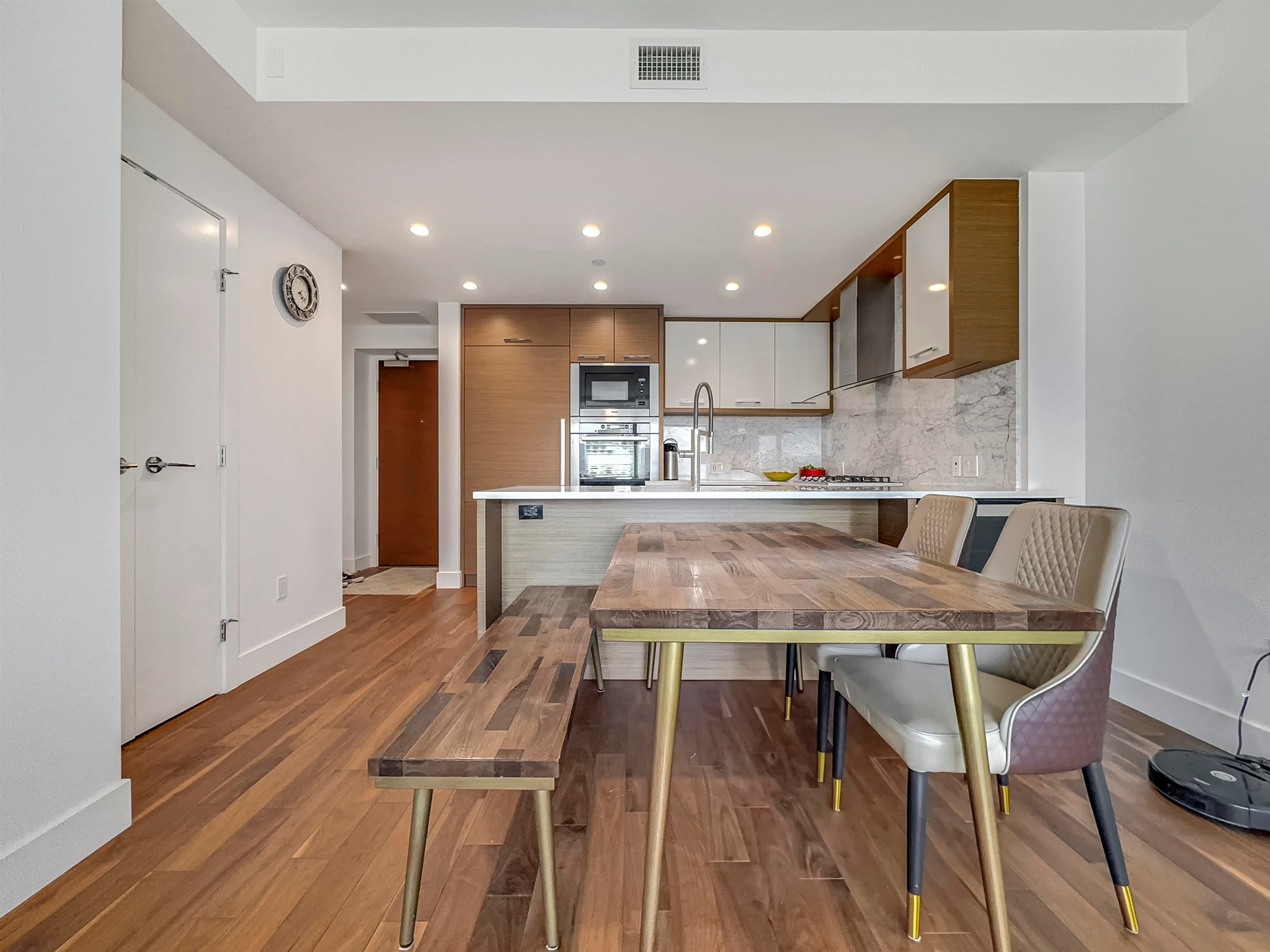 17xx - 4360 Beresford Street, Burnaby