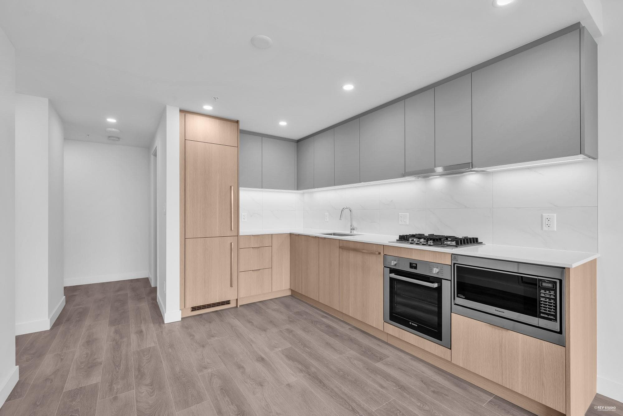21XX - 318 Alderson Avenue, Coquitlam, V3K 1T2 — photo 2