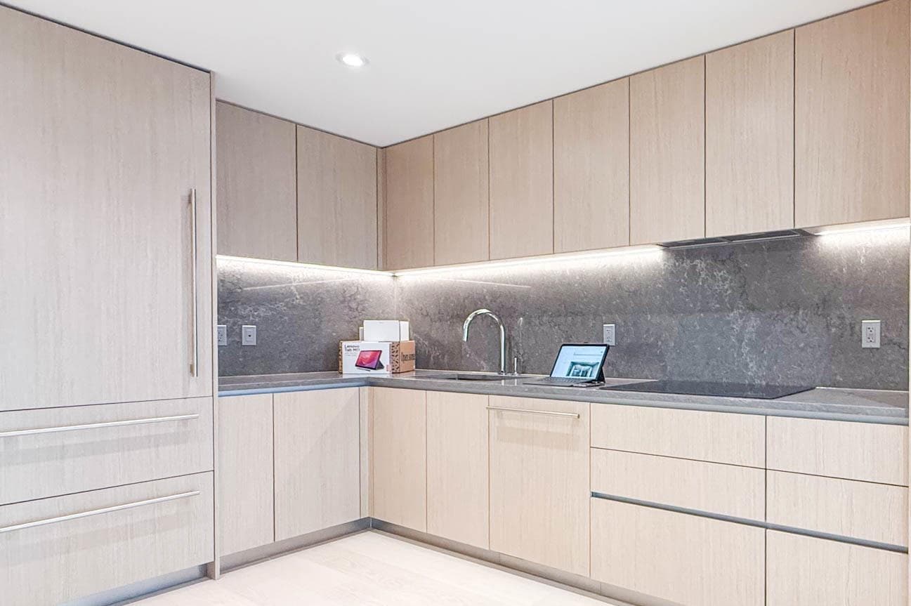 406 - 777 Harbour Way, North Vancouver, V7P 0G2 — photo 4