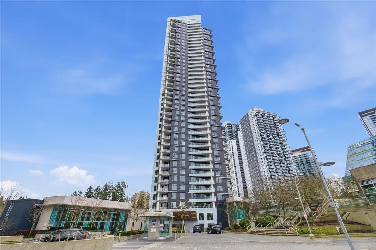 3902 - 9887 Whalley Boulevard, Surrey, V3T 0P4 — photo 1