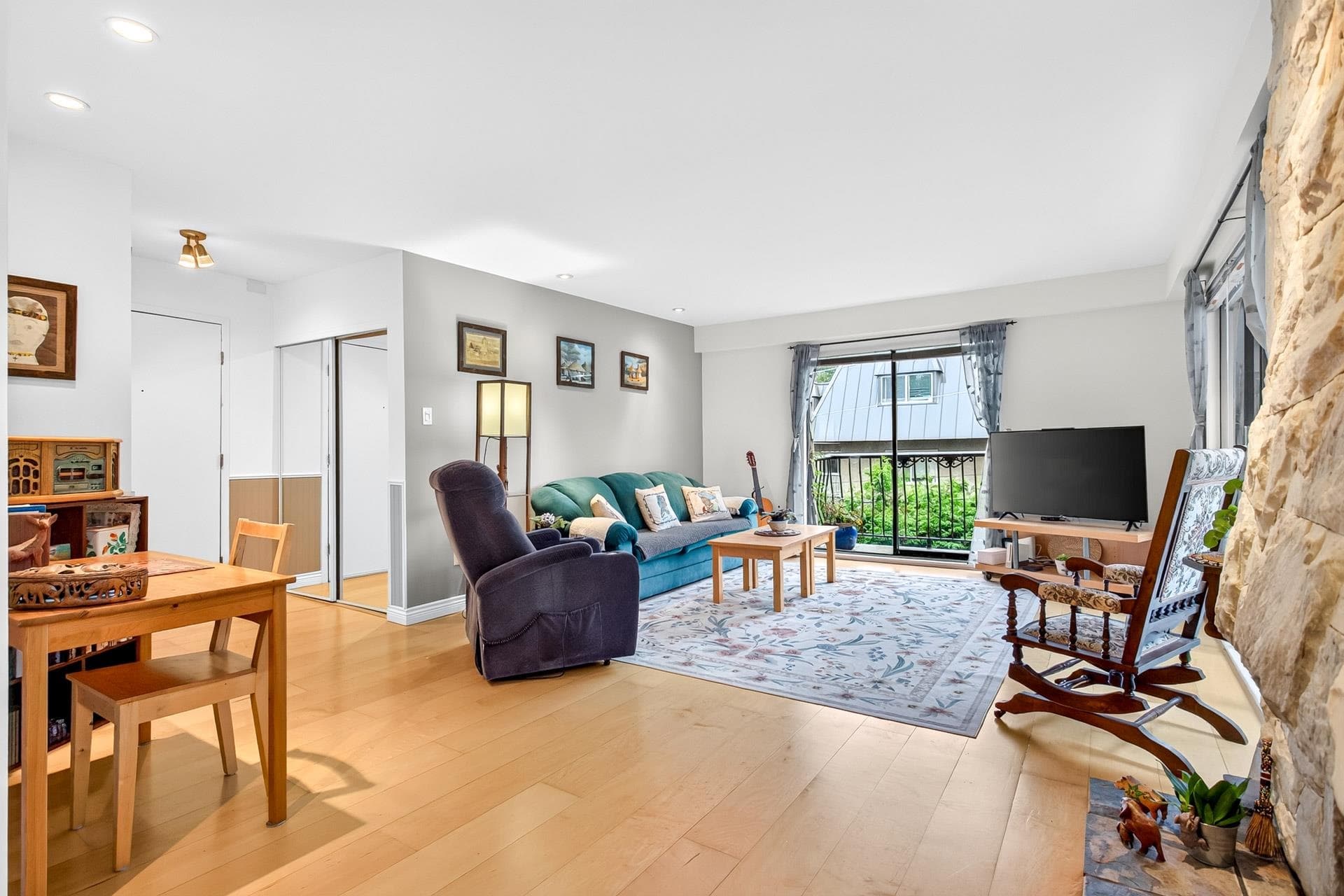 303 - 1721 St. Georges Avenue, North Vancouver, V7L 3J8 — photo 4